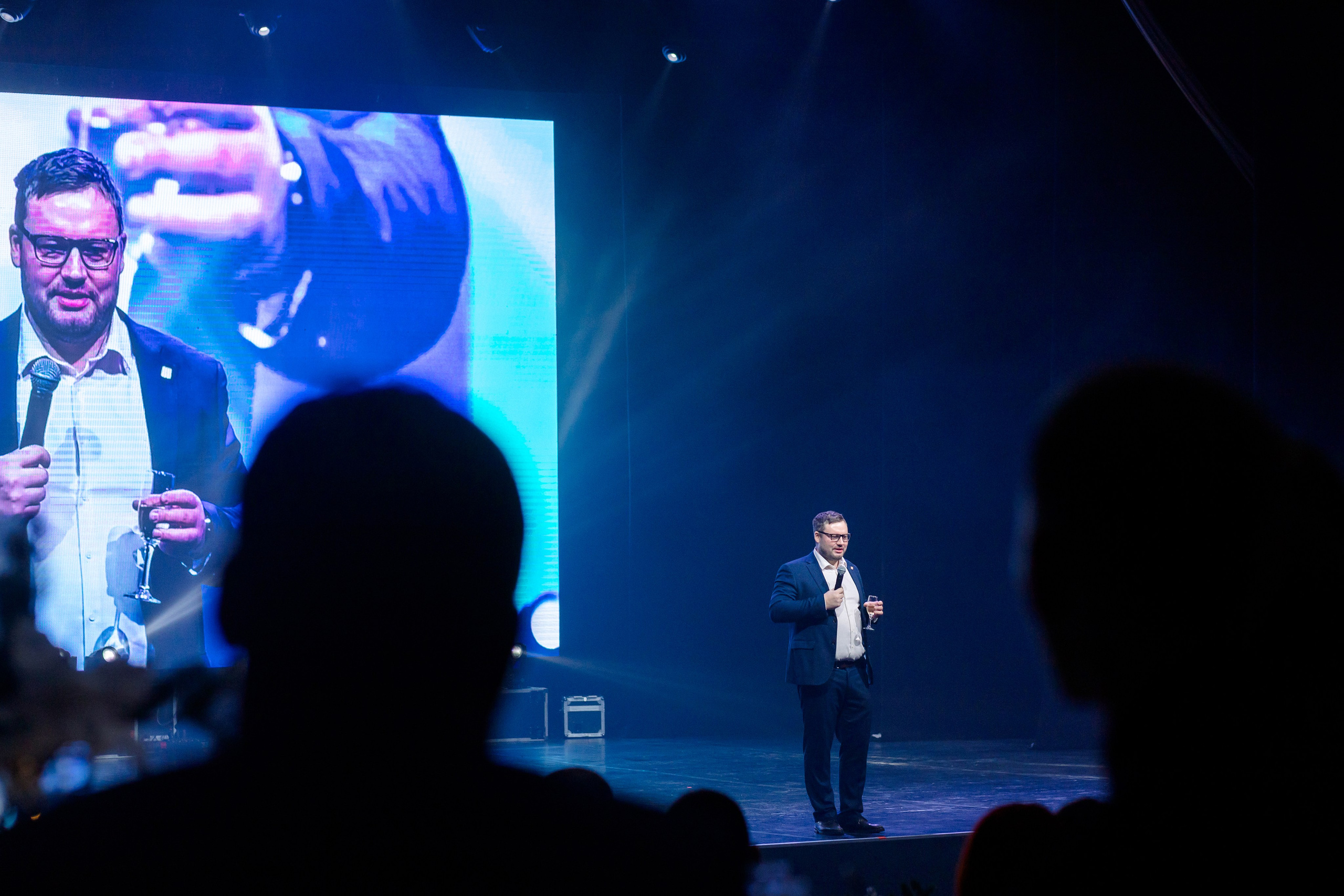 РЕПОРТАЖ: НОВЫЙ ГОД В ДК МЕТАЛЛУРГ. Профессиональный фотограф в Ижевске Леша Петров