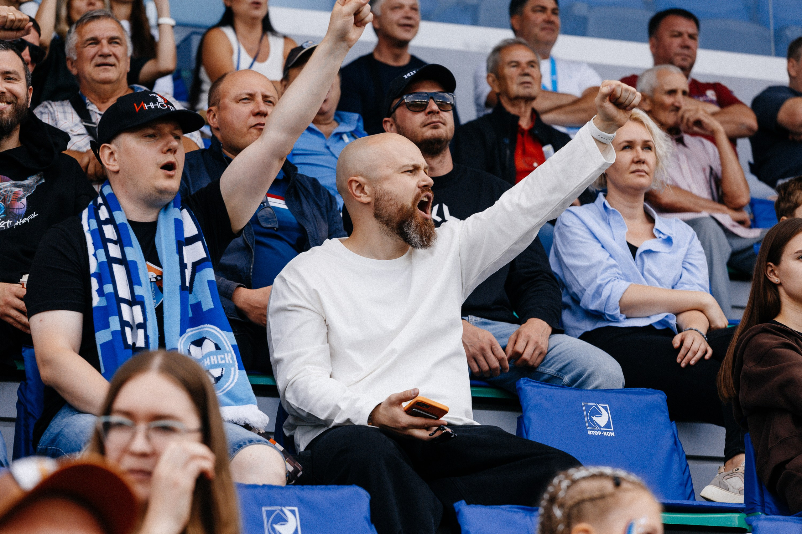 ФК ЧЕЛЯБИНСК Х ФК ВОЛГА. Репортажный фотограф Макс Брагин