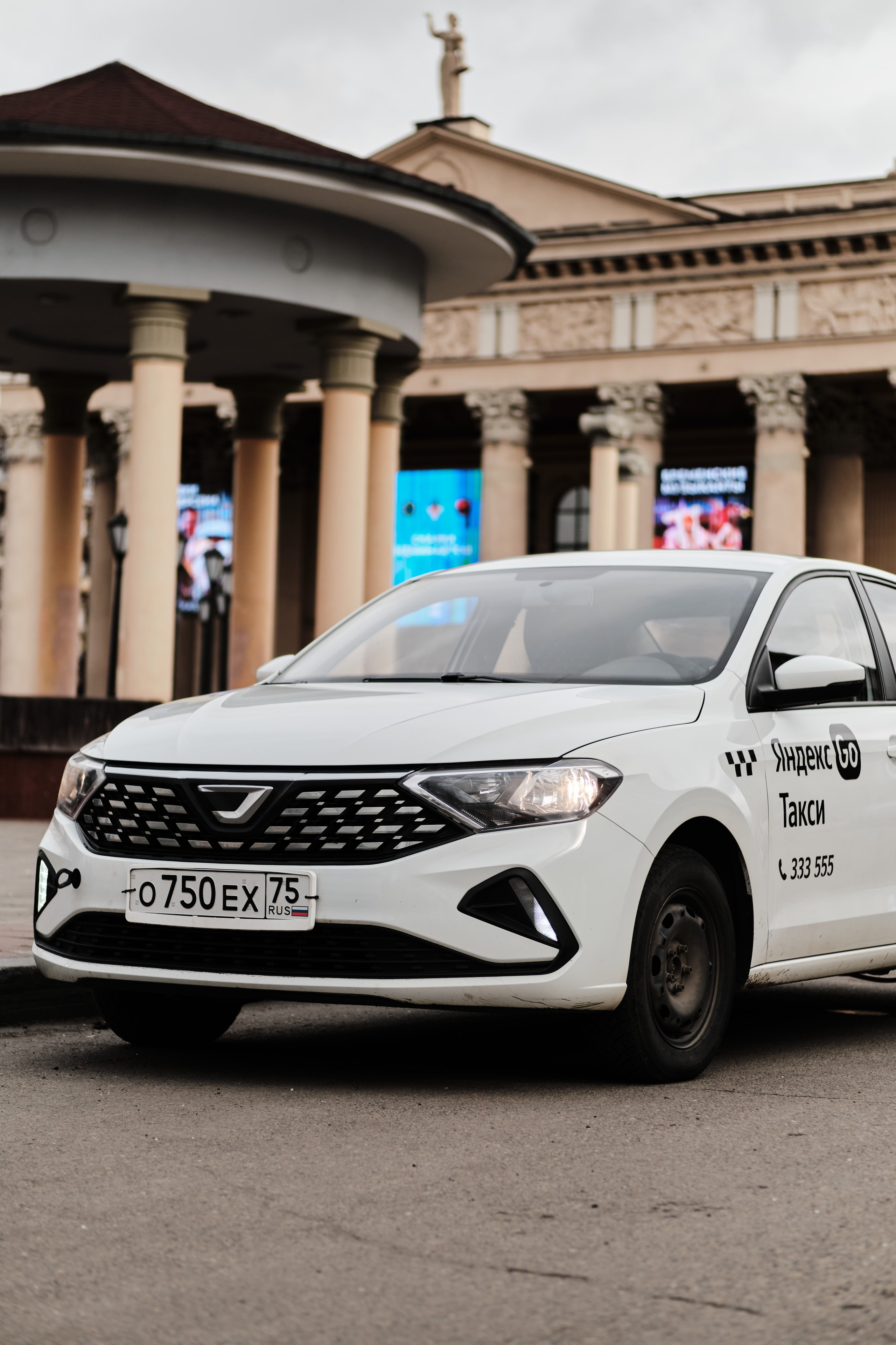 Новый автопарк Яндекс такси в Новокузнецке. Свадебный и семейный фотограф в Новокузнецке Иван Иванов