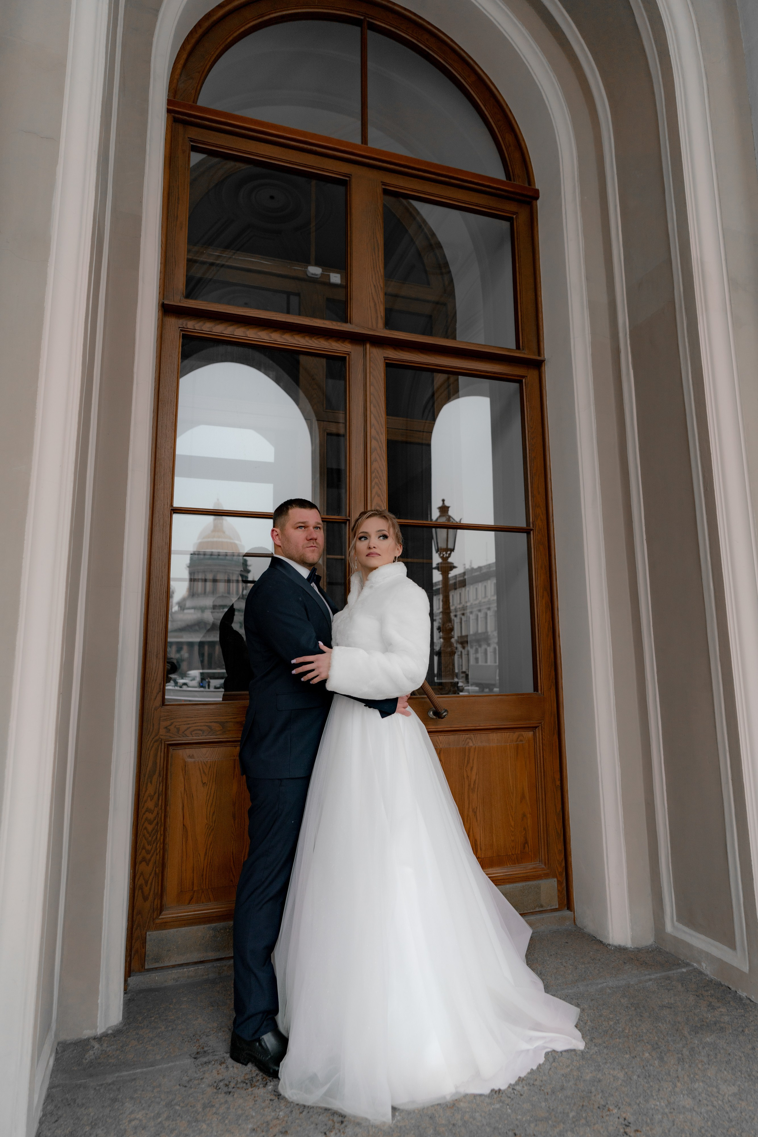 Свадебная фотосессия зимой в Санкт-Петербурге. Свадебный фотограф Александр Невский в Санкт-Петербурге