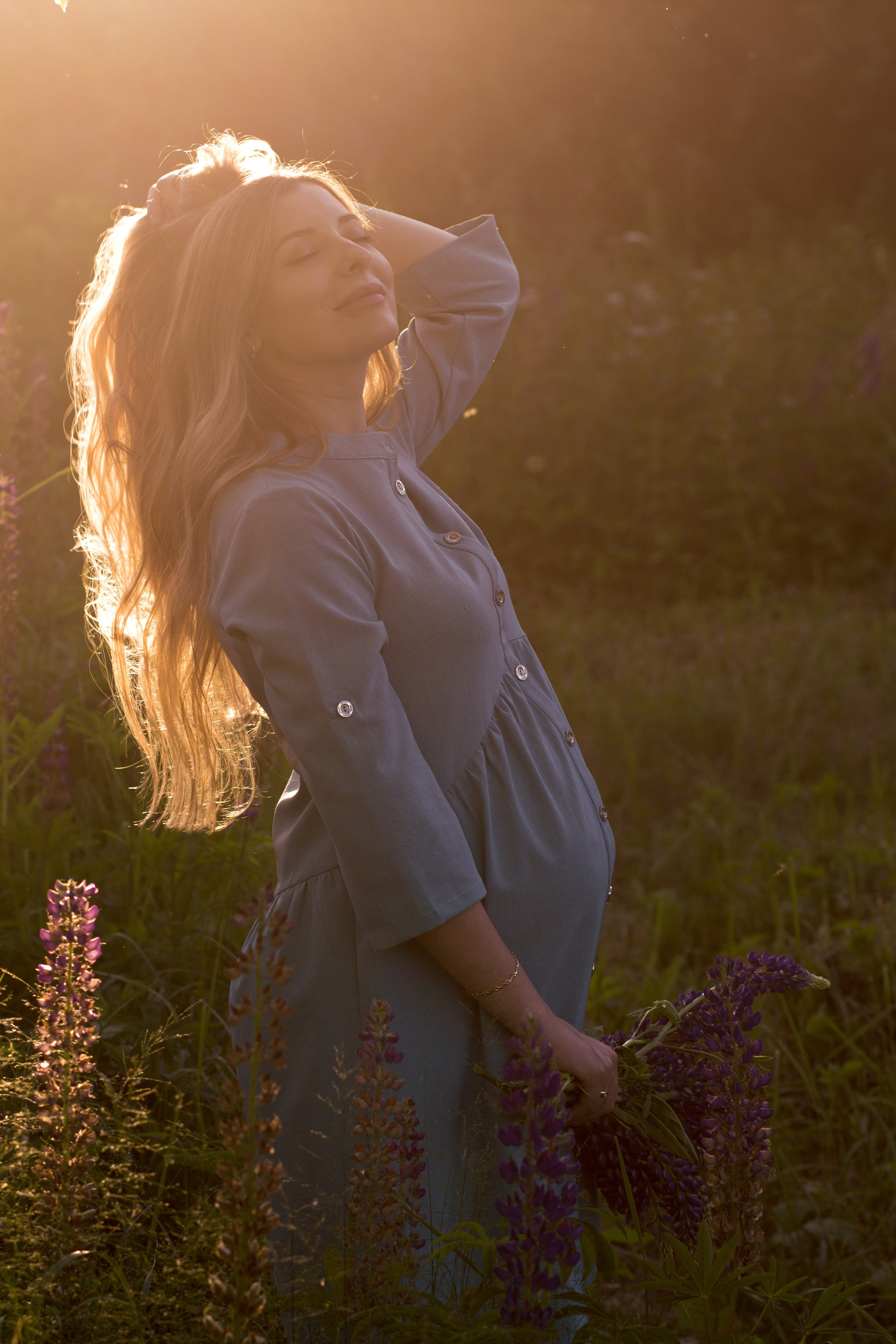 Фотосессия беременности на природе. Профессиональный фотограф в Москве