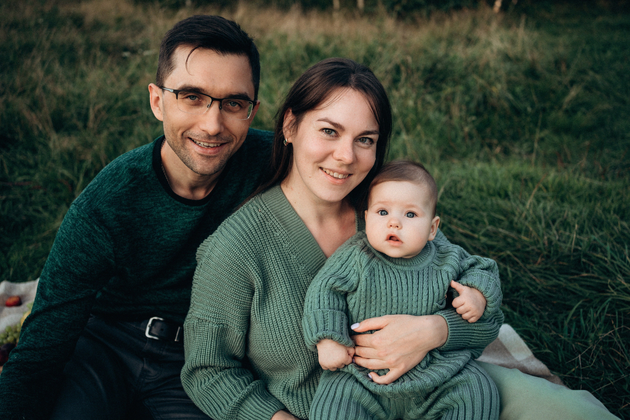 Прогулка в поле. Фотограф новорожденных и малышей до года в Москве Анастасия Соколова