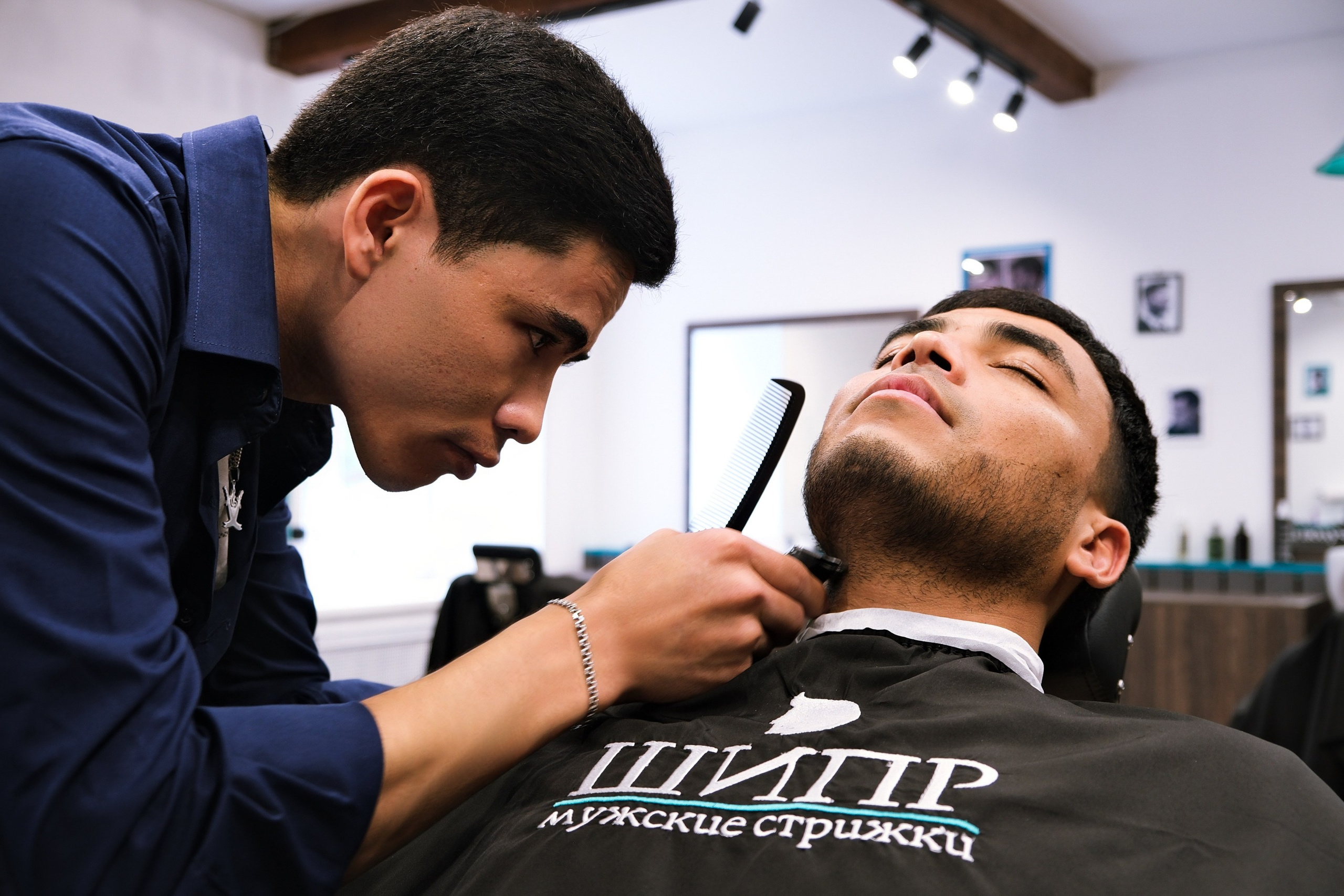 Съемка для барбершопа. Фотограф на камеру и мобильная съемка в Казани Лидия