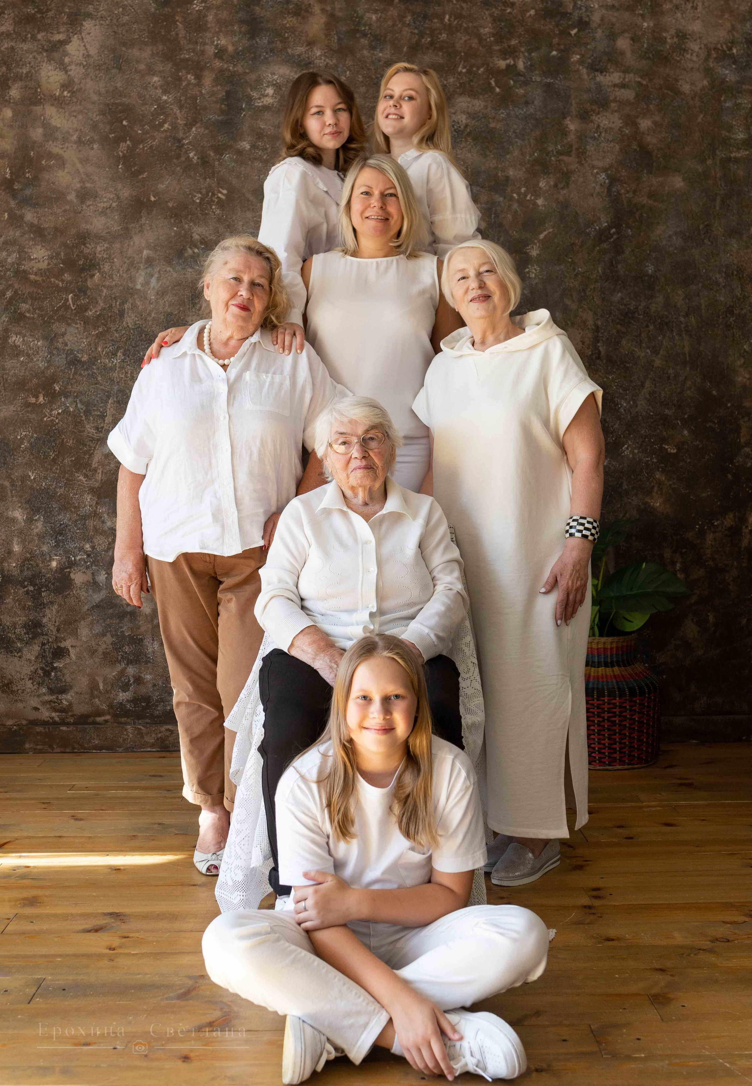 Фотосессия нескольких поколений женщин одной семьи. Фотограф Ерохина Светлана — фотосессии в Екатеринбурге