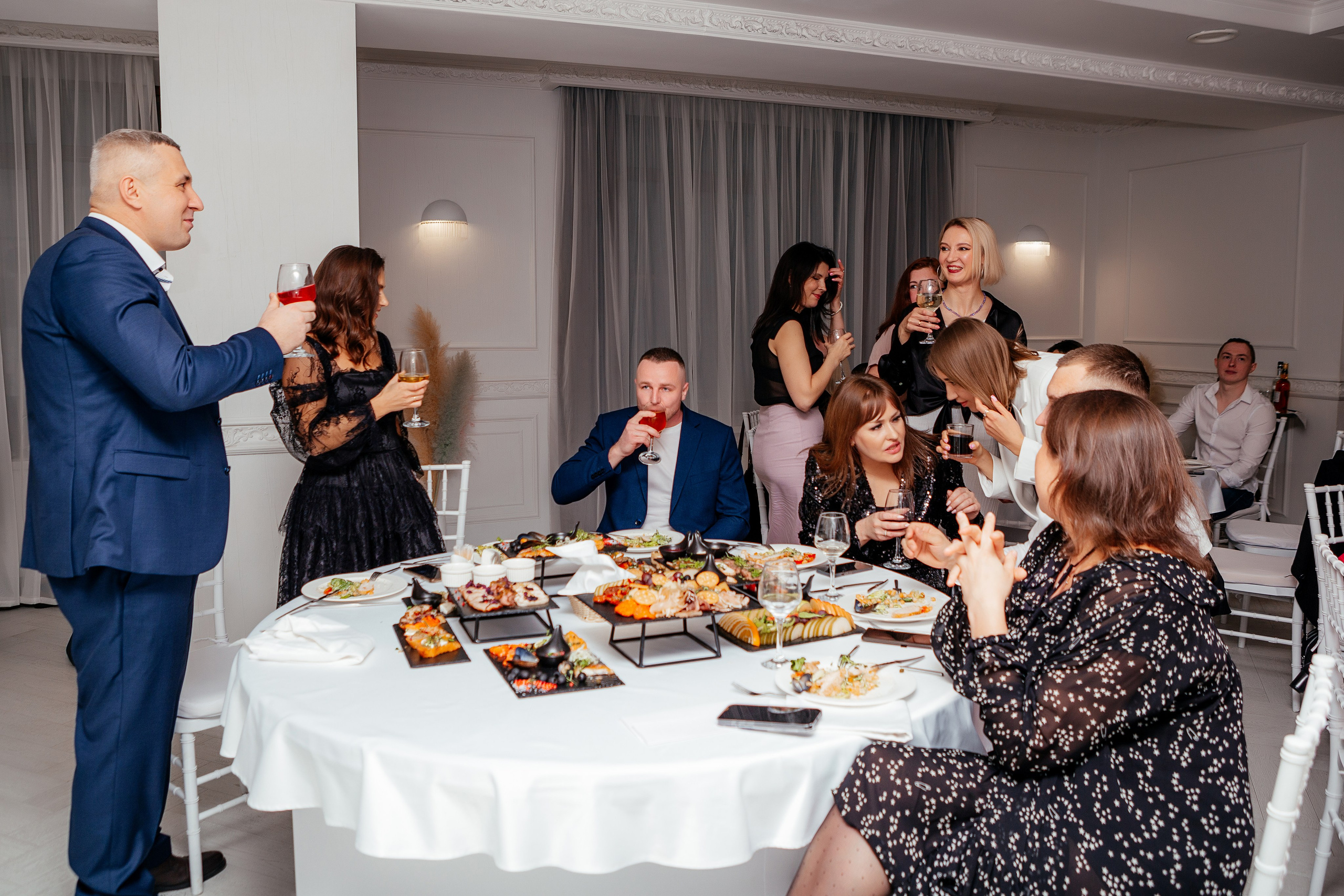 Юбилей стоматологии. Контент фотограф, съемка для маркетплейсов, фуд съемка и репортажи в Новосибирске Ралия Галеева