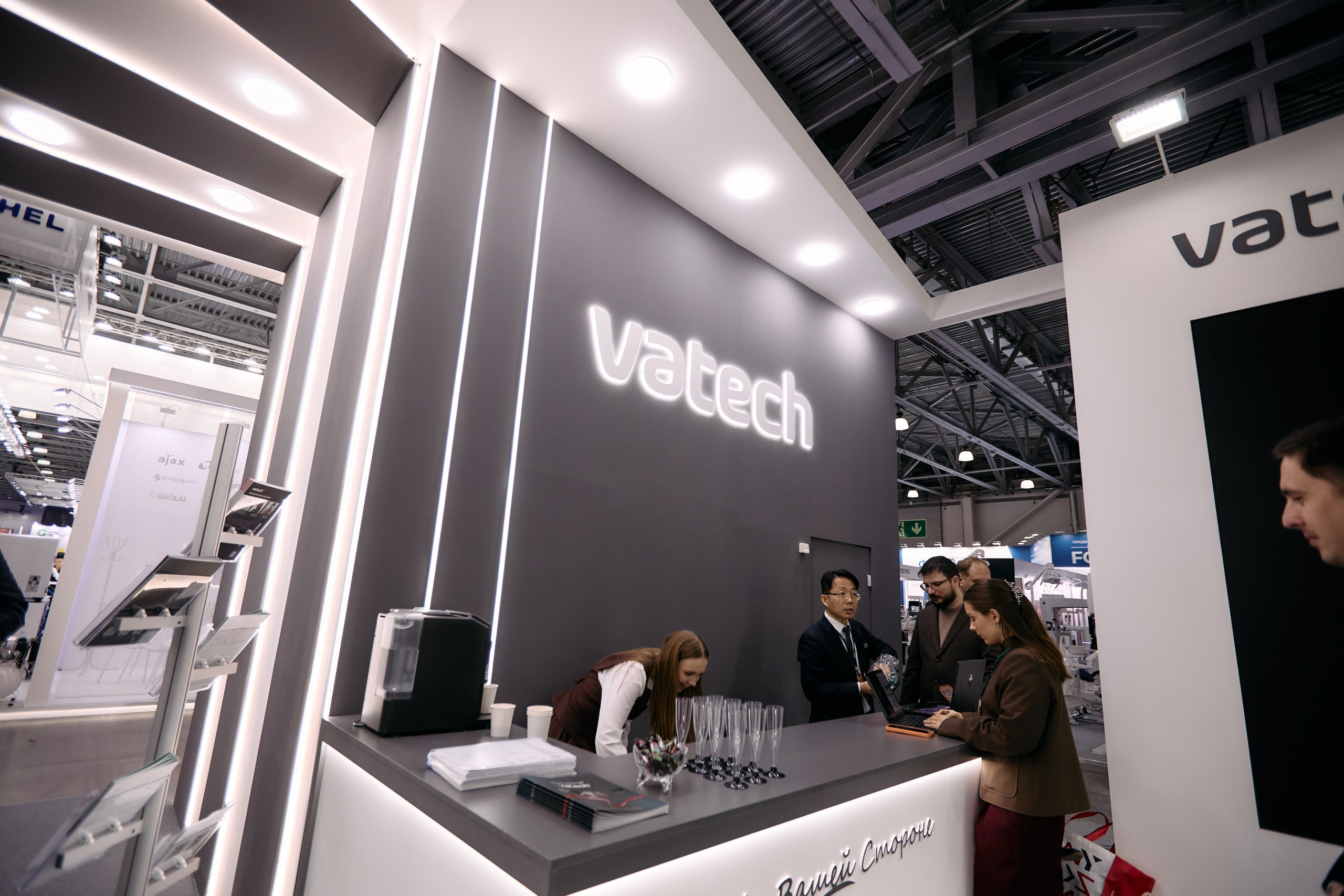 Дентал Салон 2026: Vatech. Свадебный и репортажный фотограф Дмитрий Кононенко