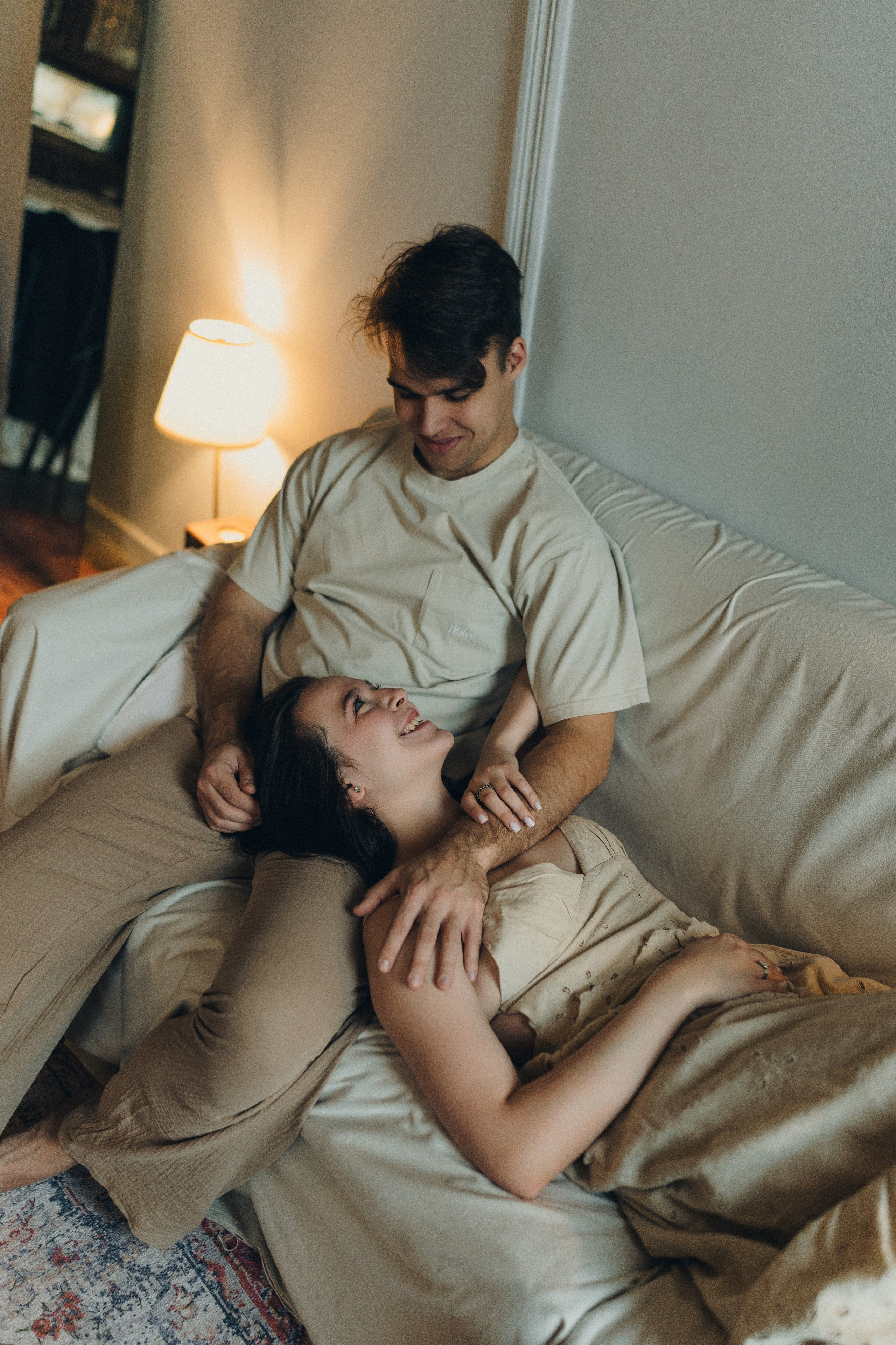 Парная фотосессия в студии. Новогодняя парная фотосессия в квартире.