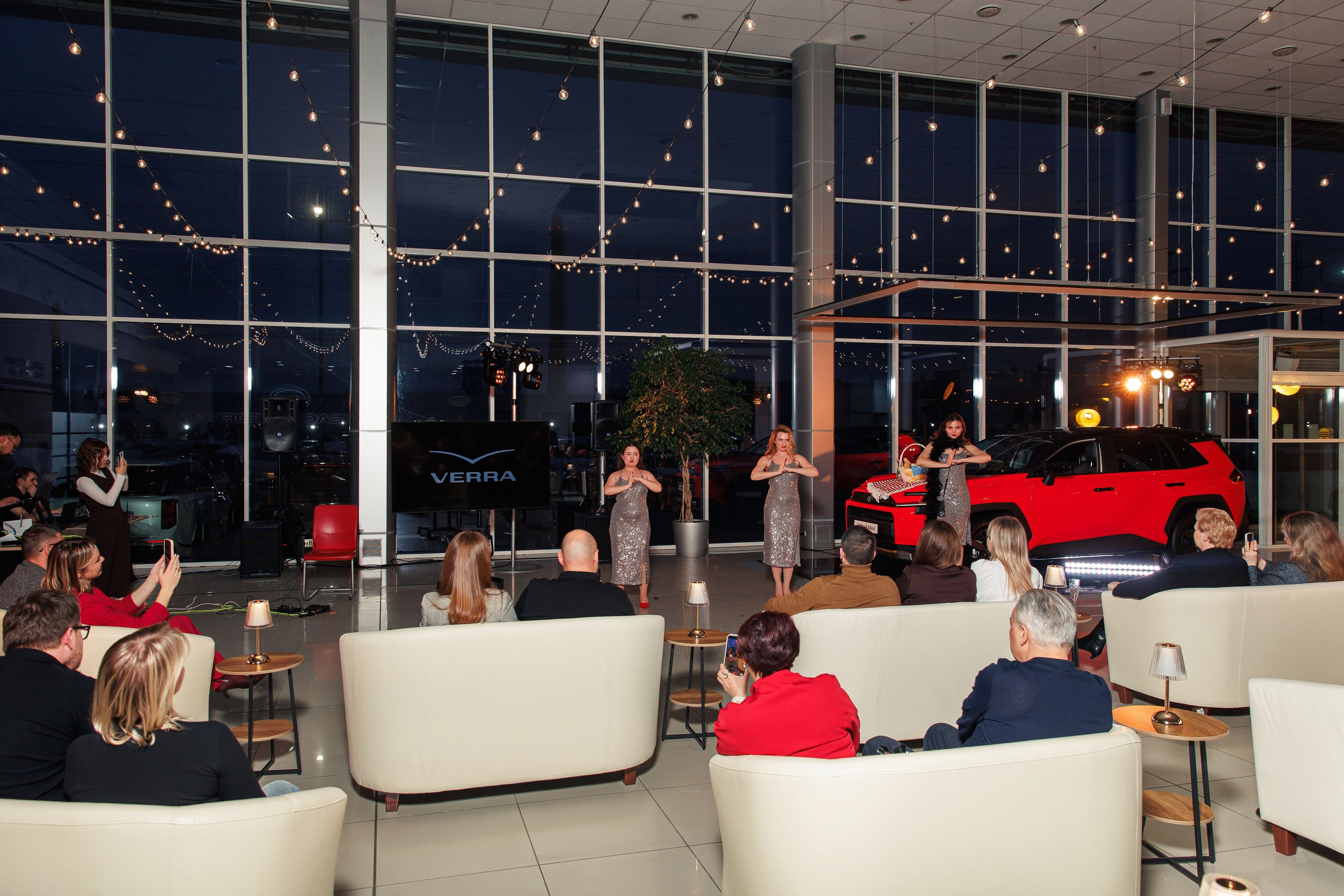 Презентация новой Toyota RAV4. Репортажный и свадебный фотограф в Уфе Павел Кожевников