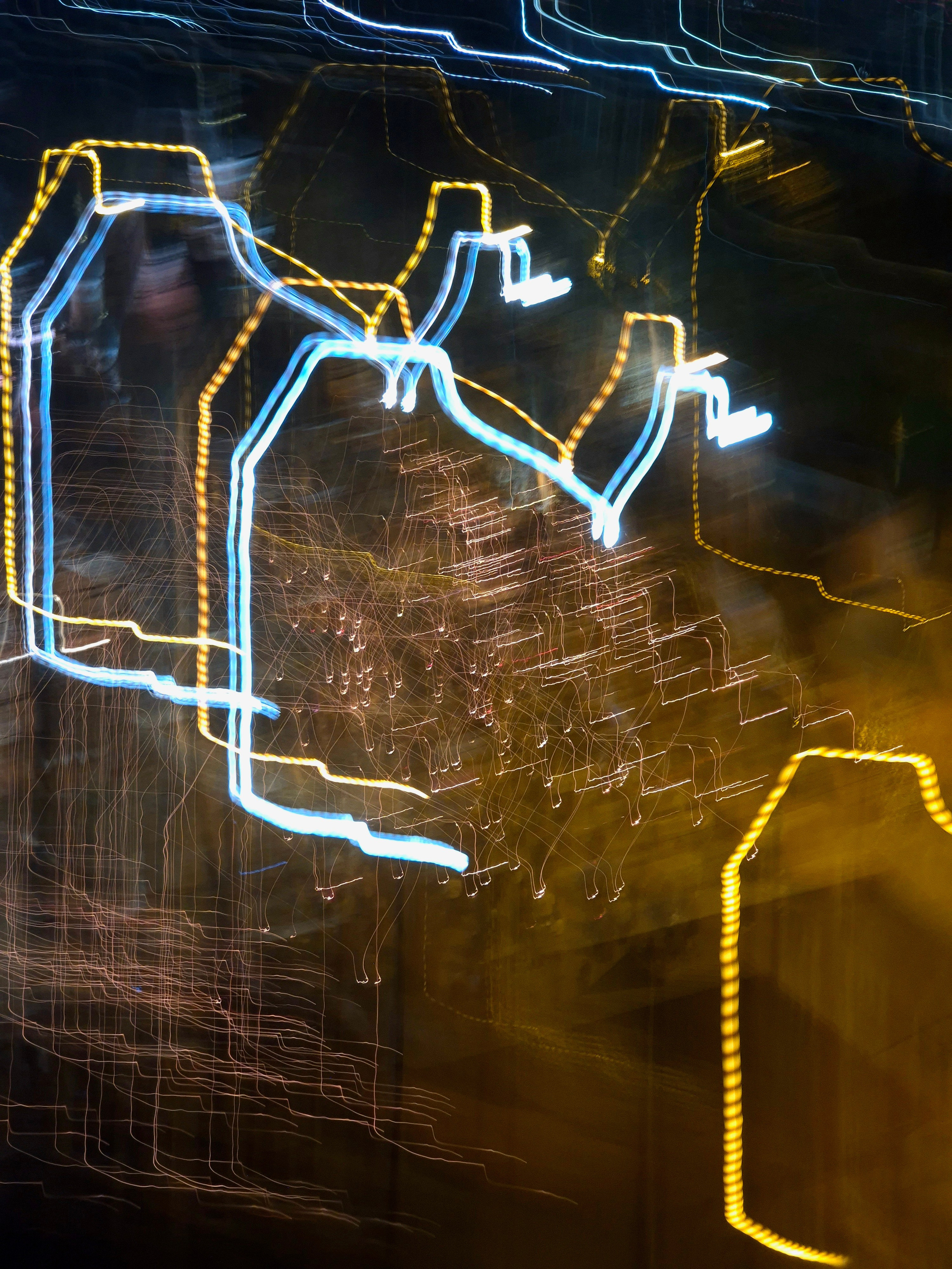 Несколько раз это делал со штатива на зеркалки - и пленочную, и цифровую