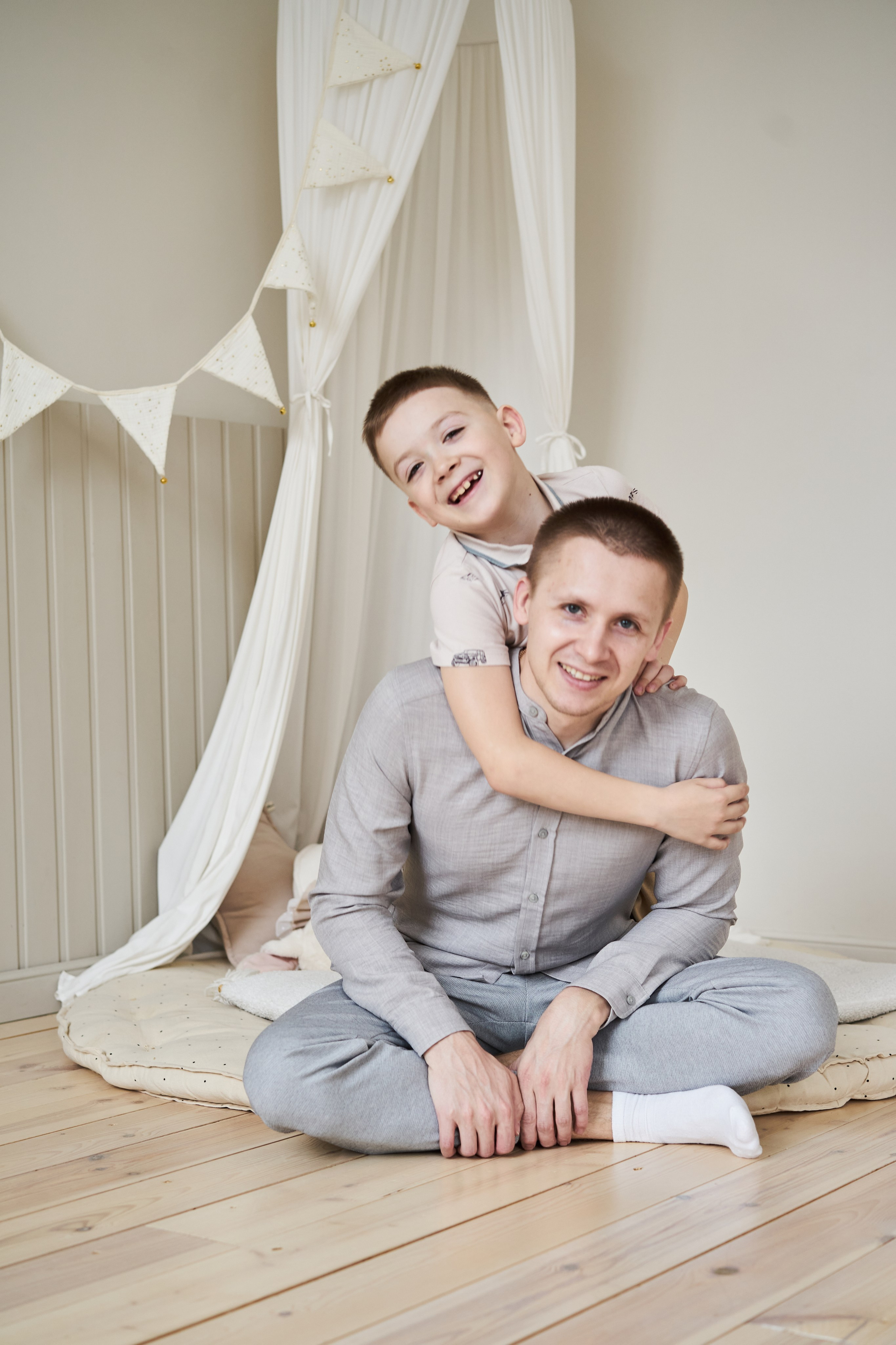 Семейная фотосессия в студии. Фотограф Екатеринбург Кокшарова Александра