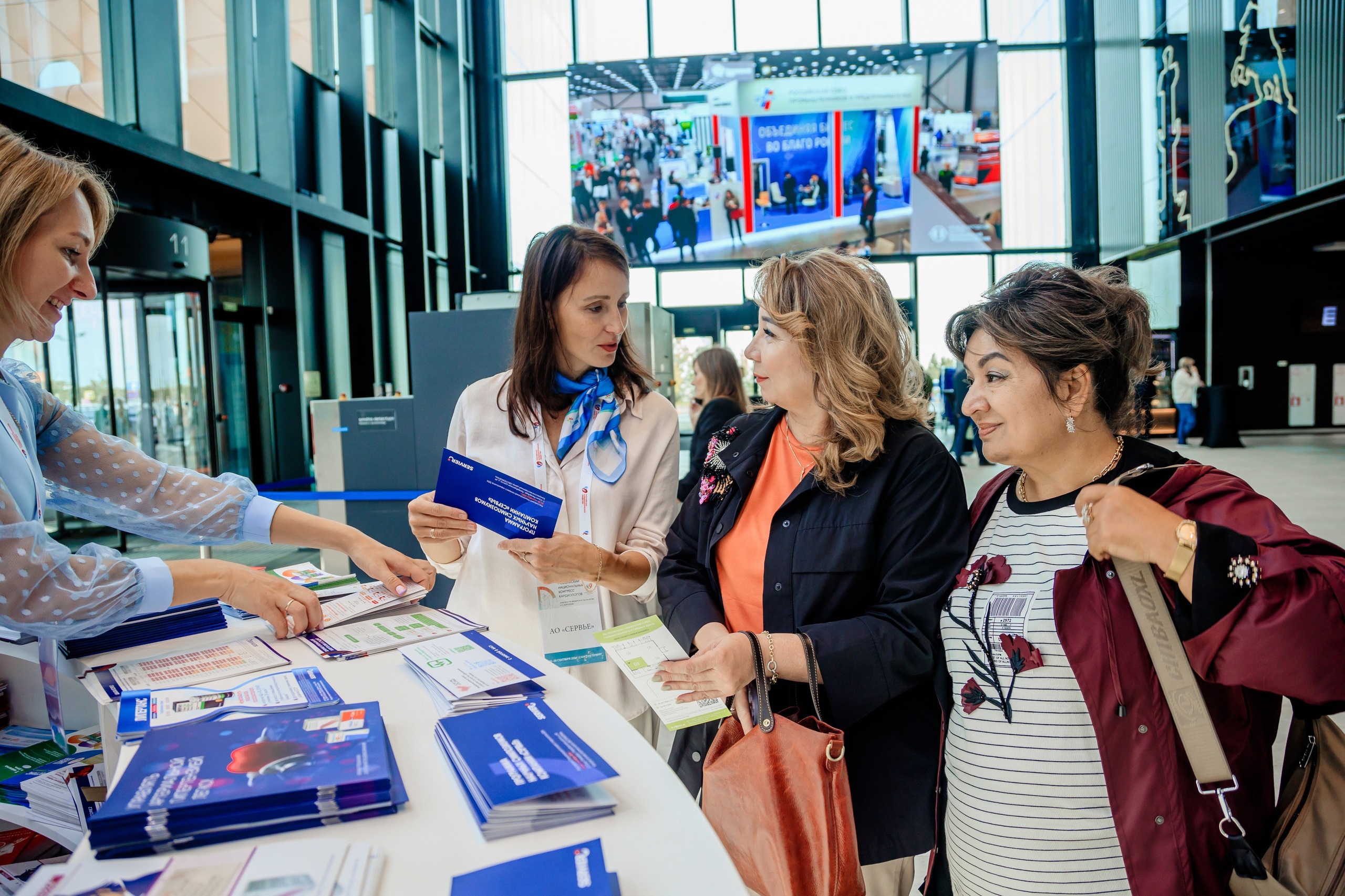 Фотограф на выставку в Спб — заказать в Санкт-Петербурге