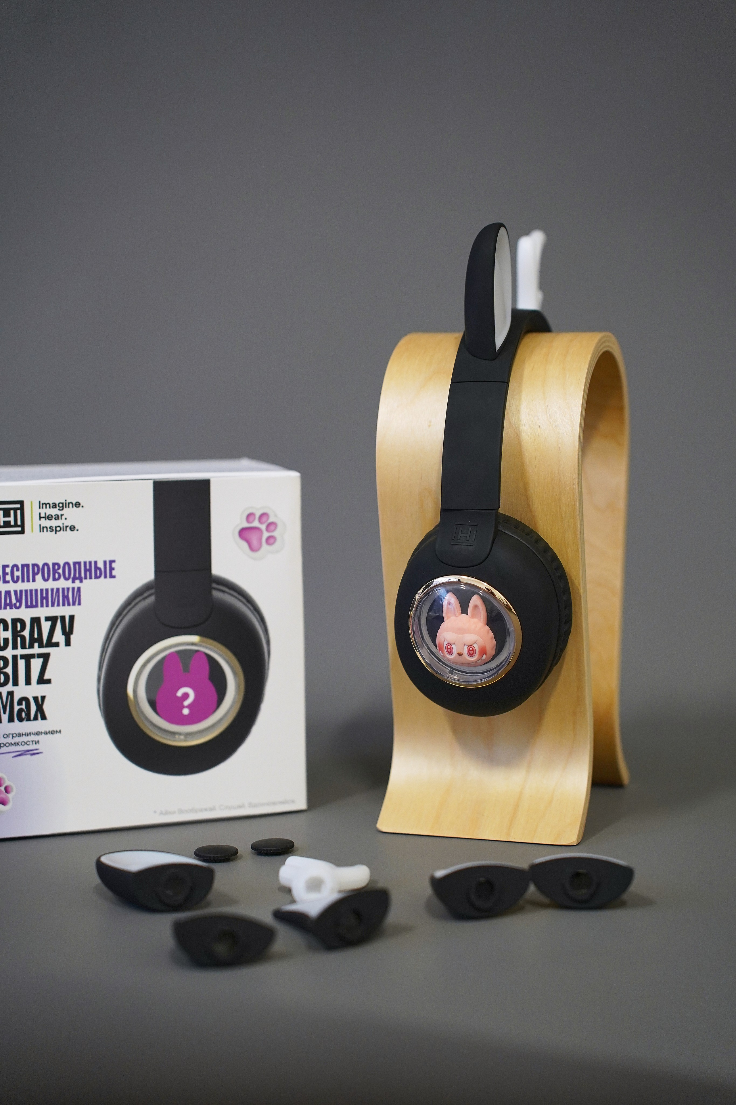 Наушники в интерьере. Фотограф