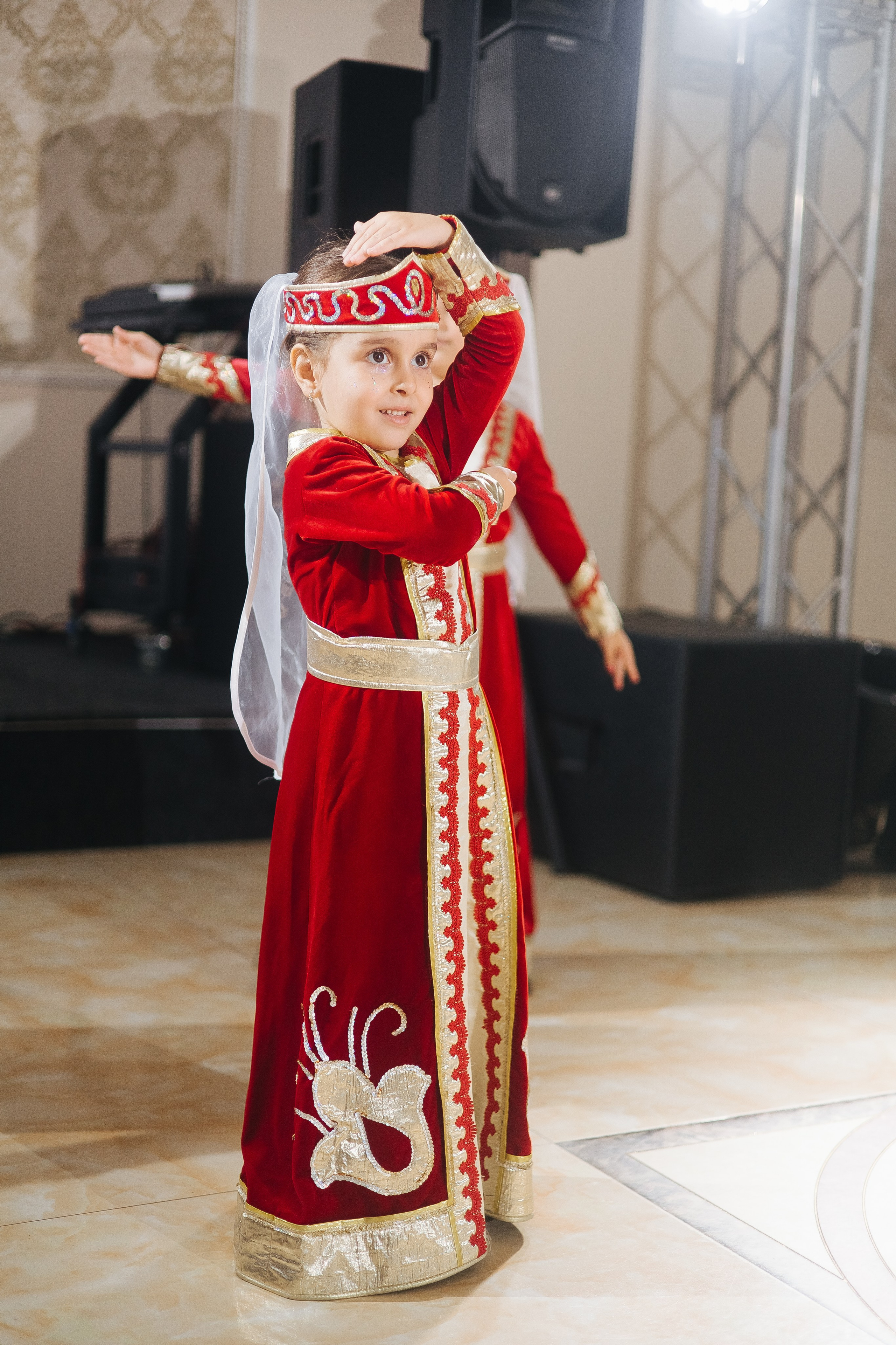 Ани и Назели. 35&5 День рождения, «Янтарь». Фотограф в Красноярске Надежда Воскресенская