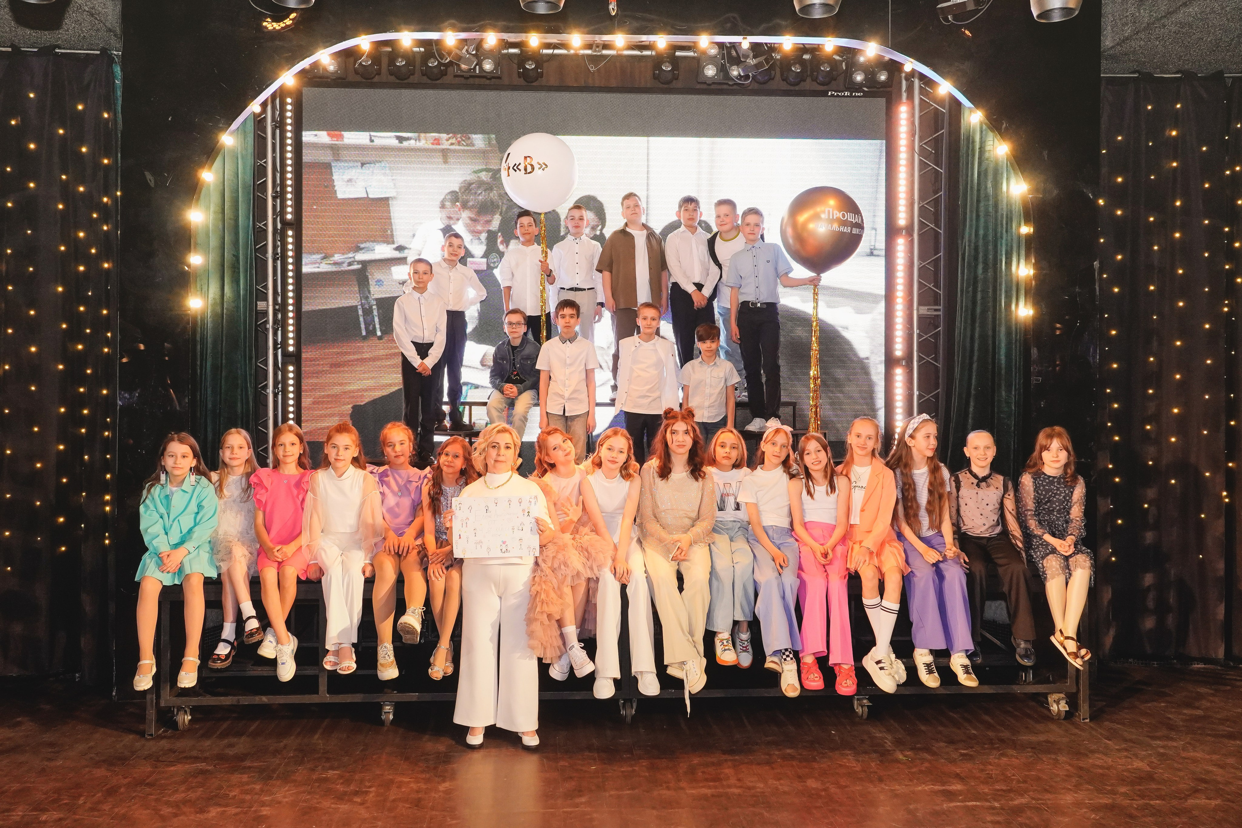 Выпускной. Занимаюсь профессиональной фотографией и живу рядом с Байкалом. Работаю в разных жанрах