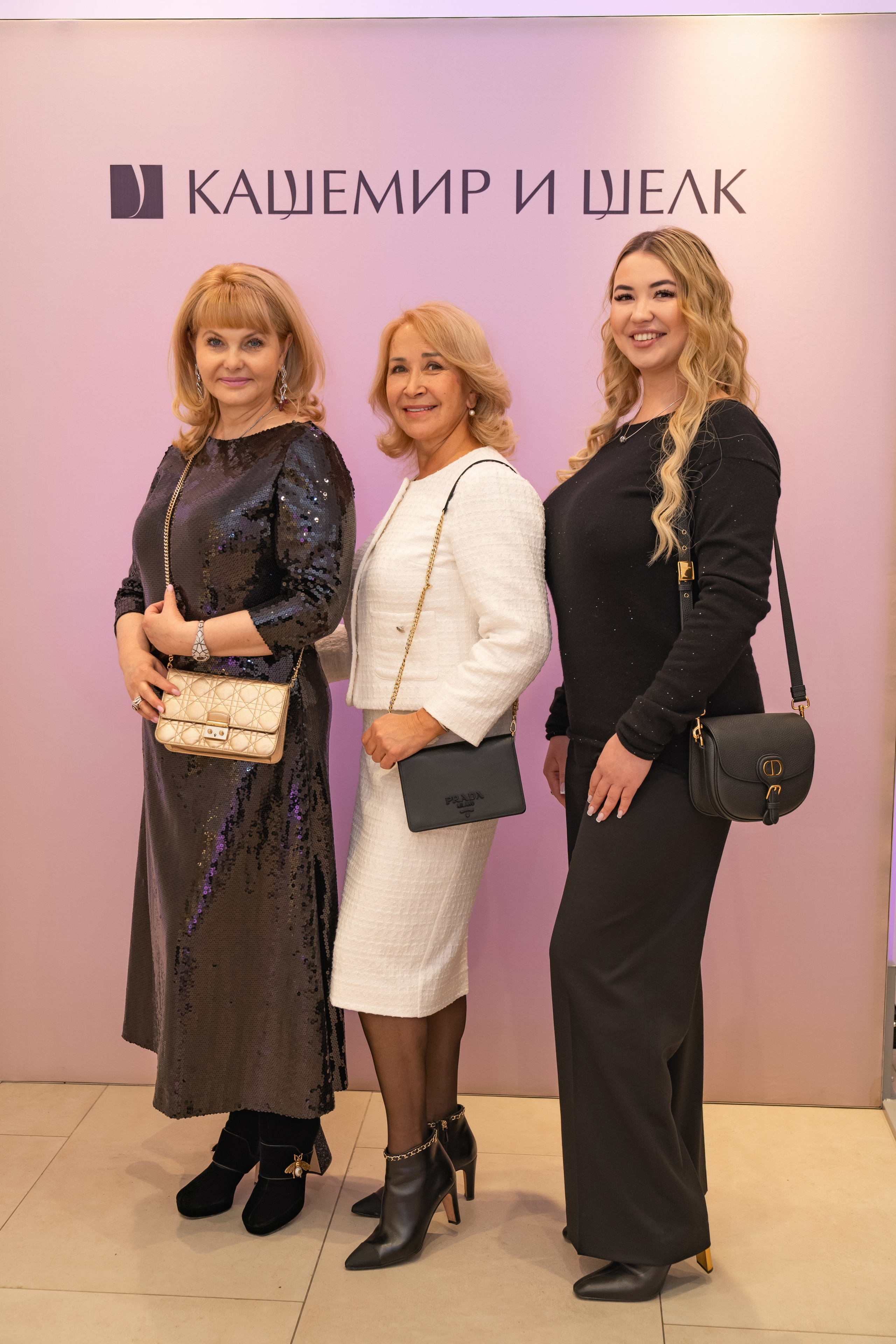 Модельный показ. Занимаюсь профессиональной фотографией и живу рядом с Байкалом. Работаю в разных жанрах