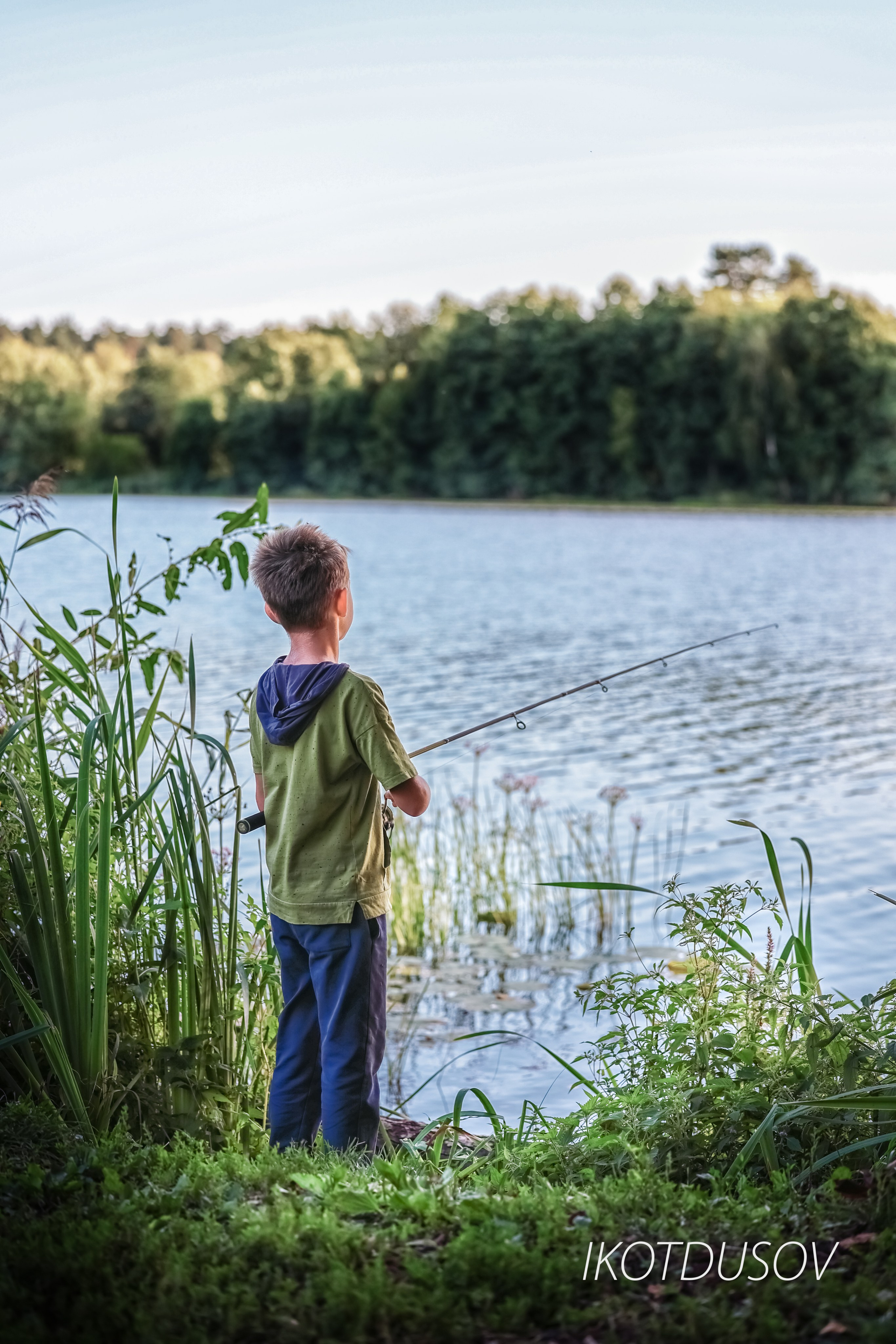 Фотограф Илнар Котдусов - портрет мальчика-рыбака.