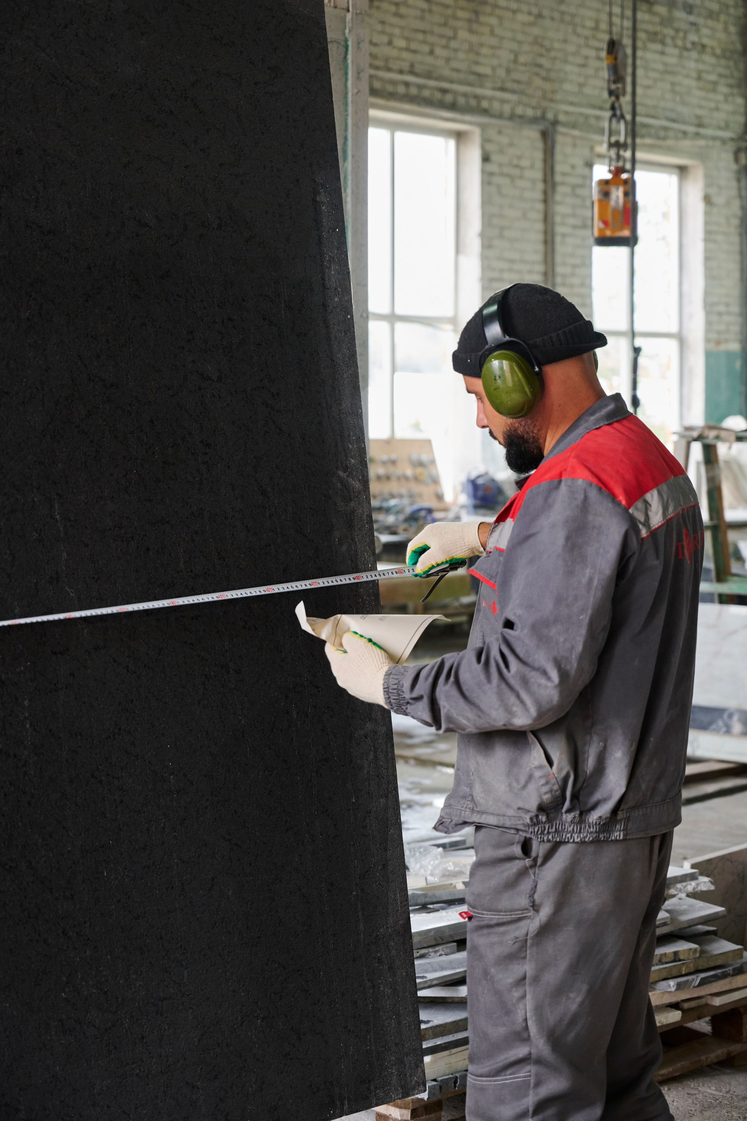 Контроль размеров чёрного слэба, замеры у края