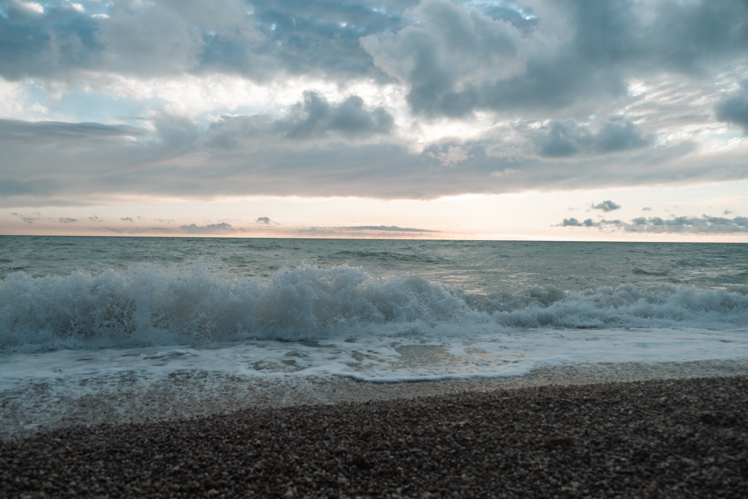 Фотосессия у моря, арабская эстетика. Профессиональная фотосъемка в Крыму. Натуральные эмоции и живые кадры. Забронируйте дату прямо сейчас!