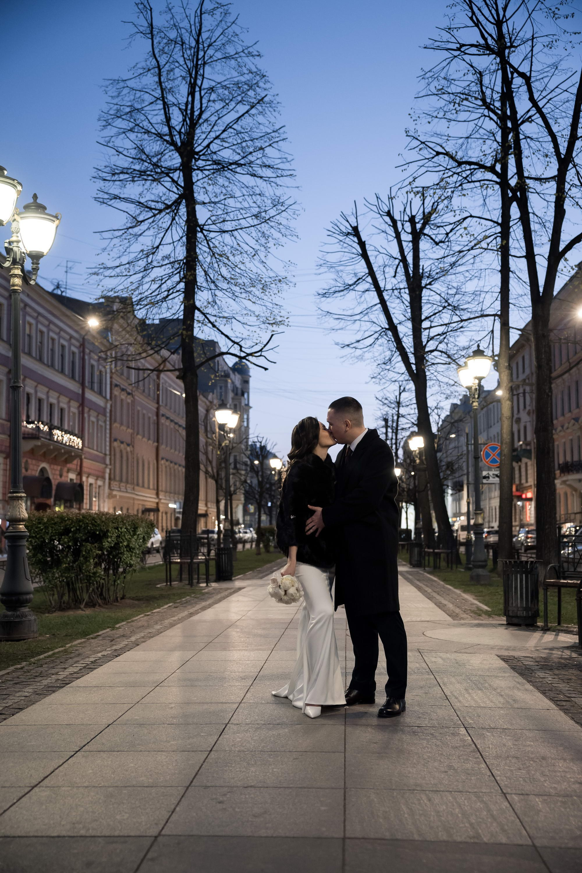 Свадебная фотосессия на Фурштатской. Свадебный фотограф Игорь Брундасов 8PHOTO на свадьбу венчание загс СПб