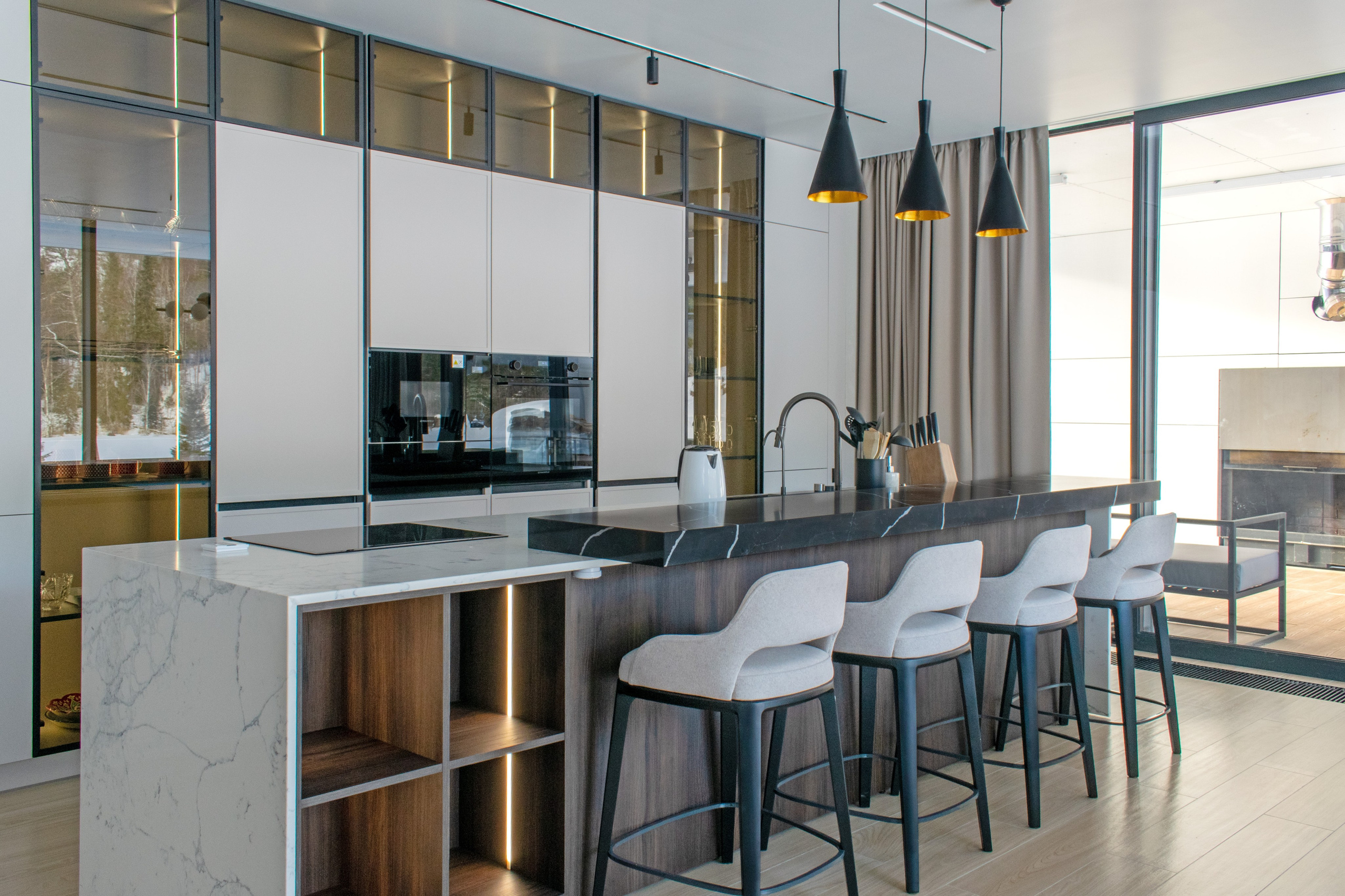 Интерьер элитной недвижимости в Карелии в Сортавальском районе. Фотосъемка кухонной зоны.