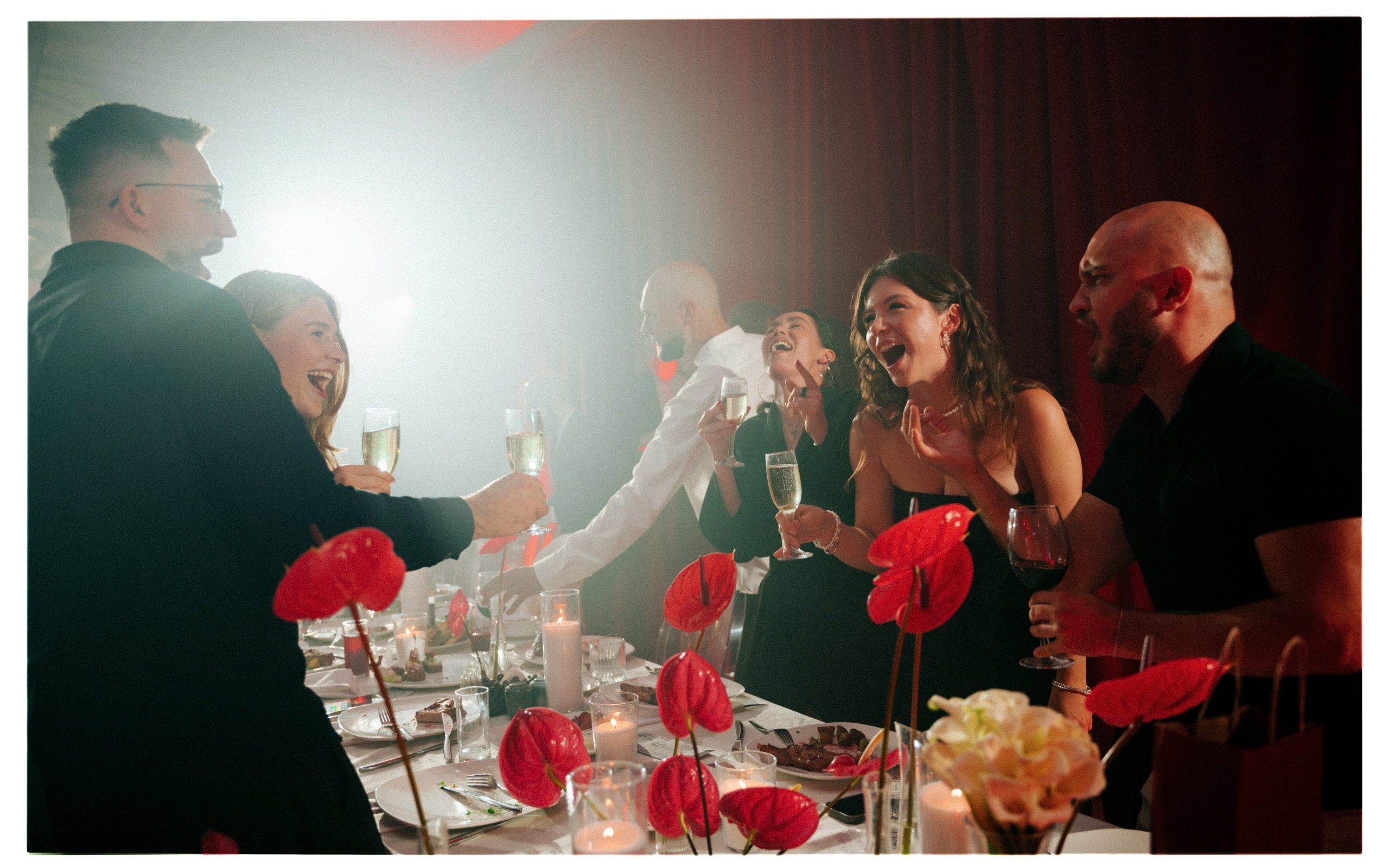 ЛЮБОВЬ КРАСНА. Свадебный и семейный фотограф Никита Корохов