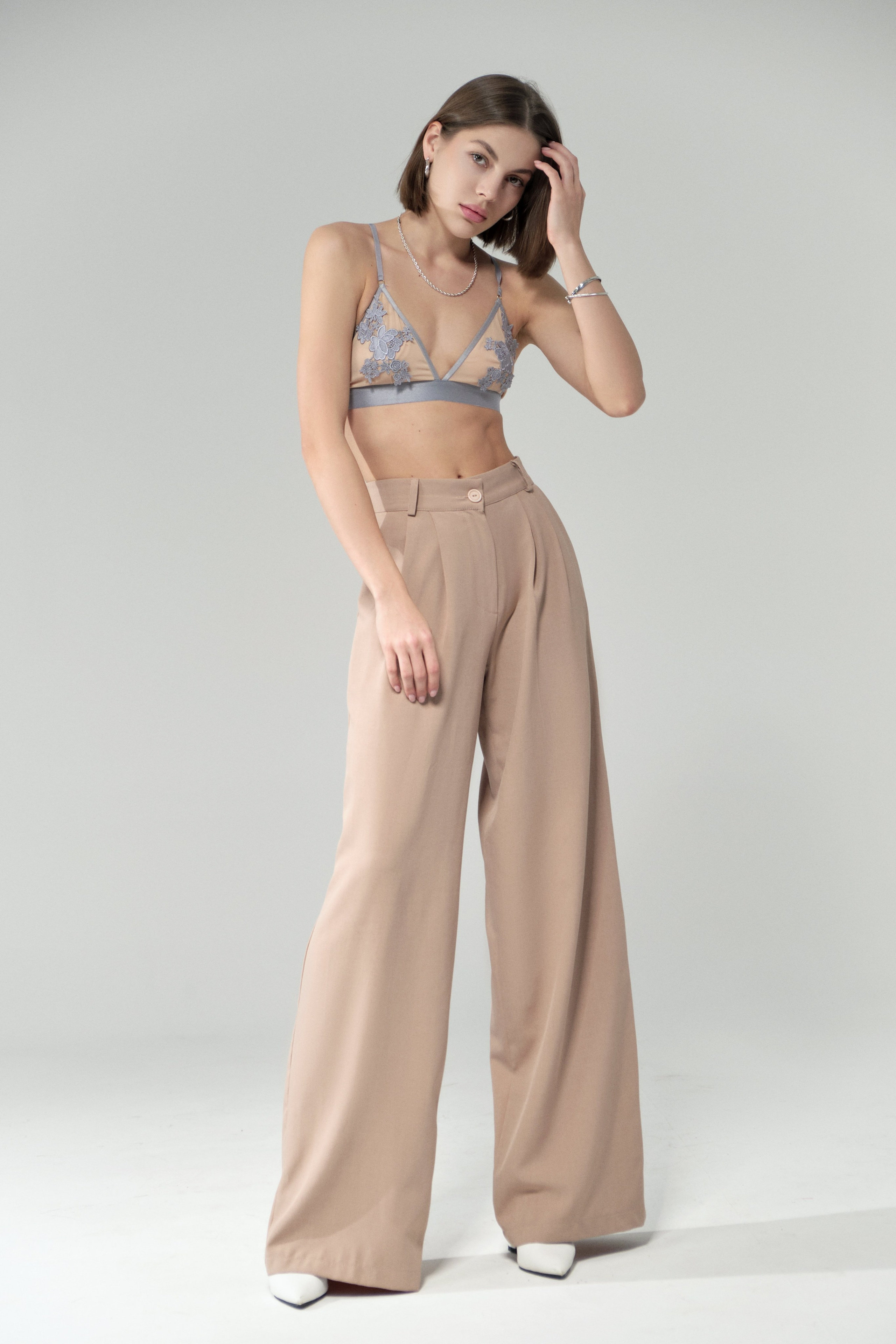 Полина Болховская. Съёмка одежды для маркетплейсов и брендов Morozova Production