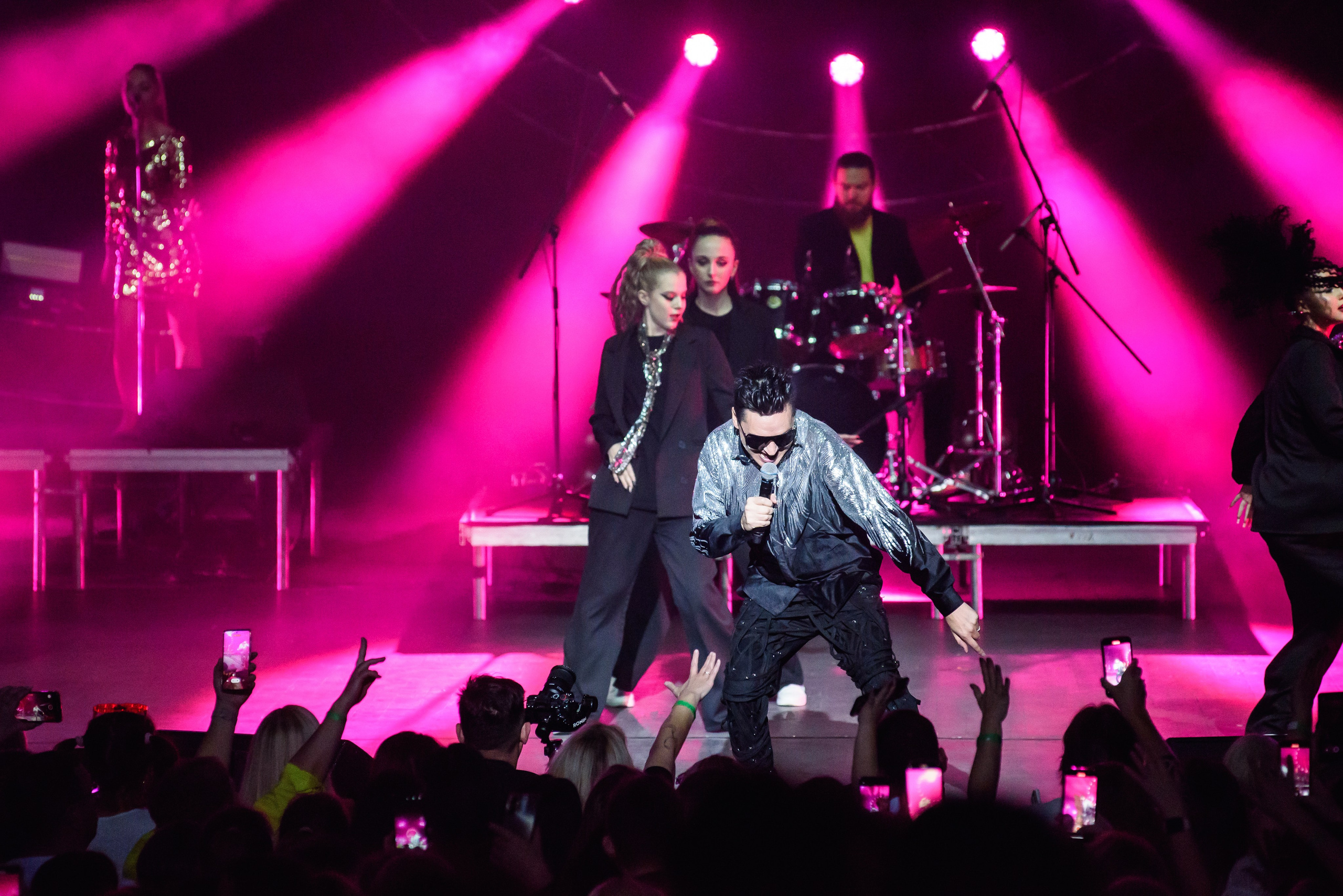 Дискотека 80-90-2000х — «Имена на все времена», Крокус Сити Холл. Бренд-фотограф для экспертов и блогеров в Москве Влада Горбовская