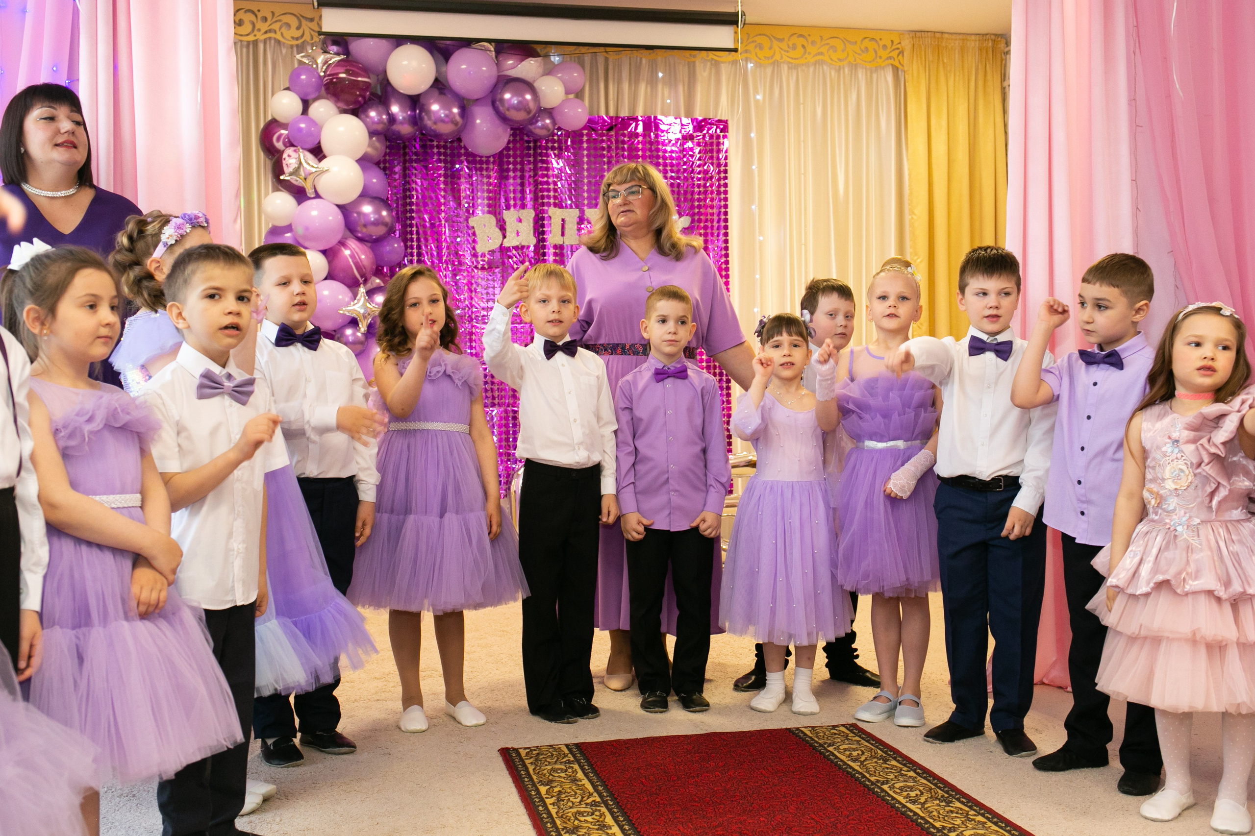 Выпускные и Утренники. Фотограф новорожденных и семейный фотограф НСО г. Бердск Марина Львова