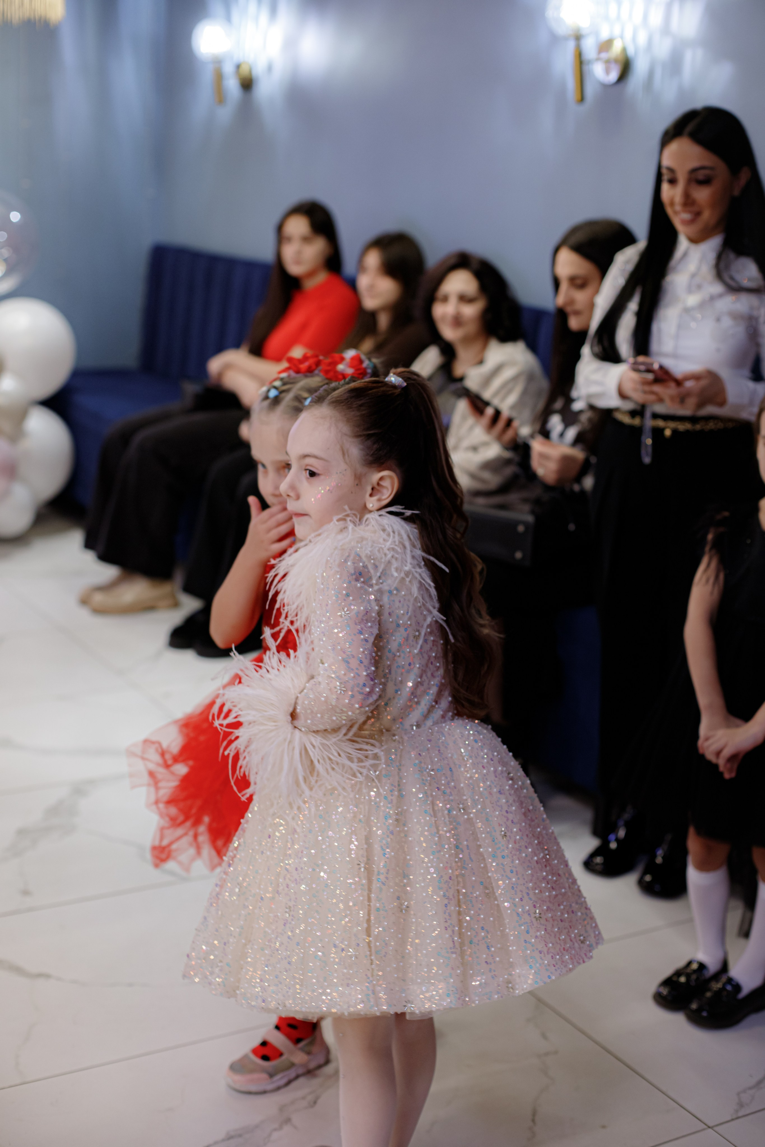 ASIA'S BIRTHDAY PARTY. Photokarish