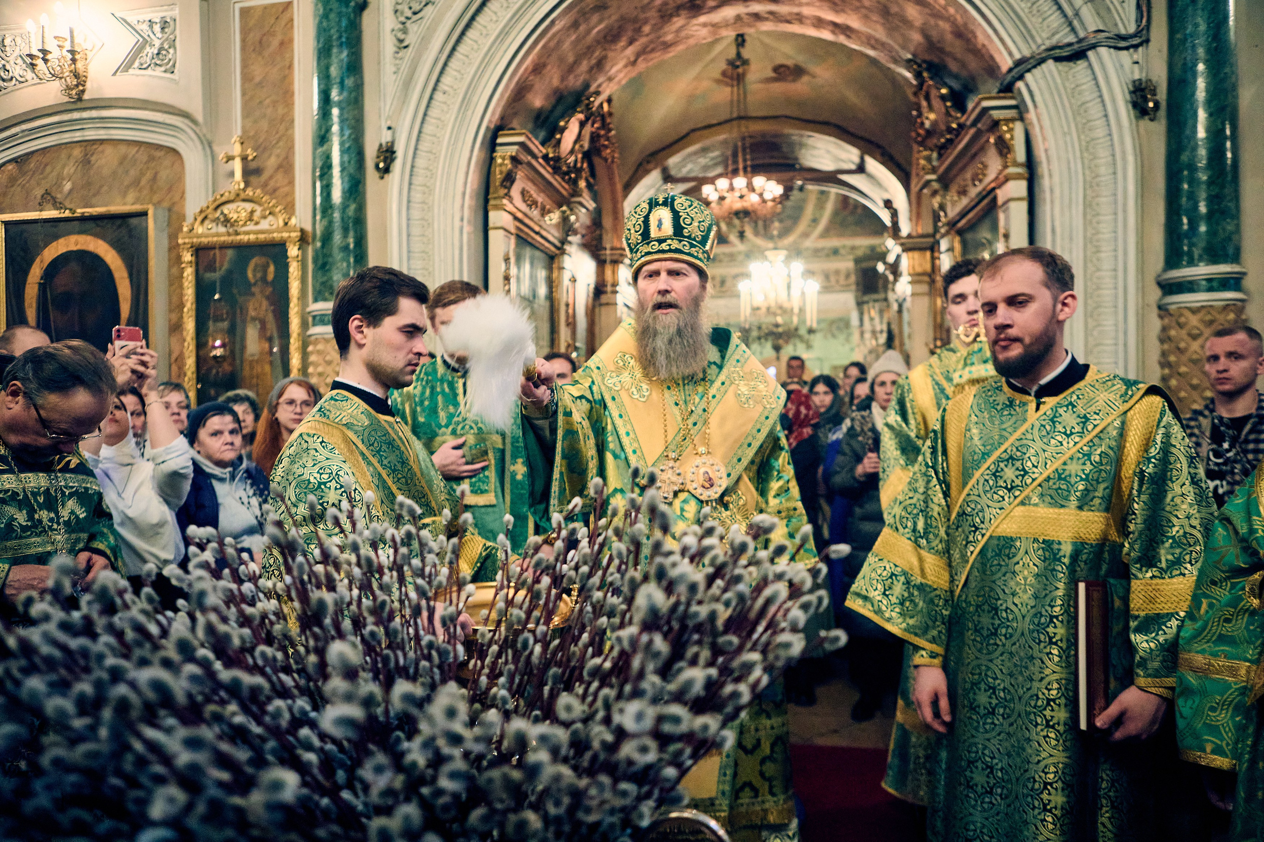 На всенощном бдении под Неделю ваий. DMITRY MOISEENKO — фотограф, художник, топ-стилист