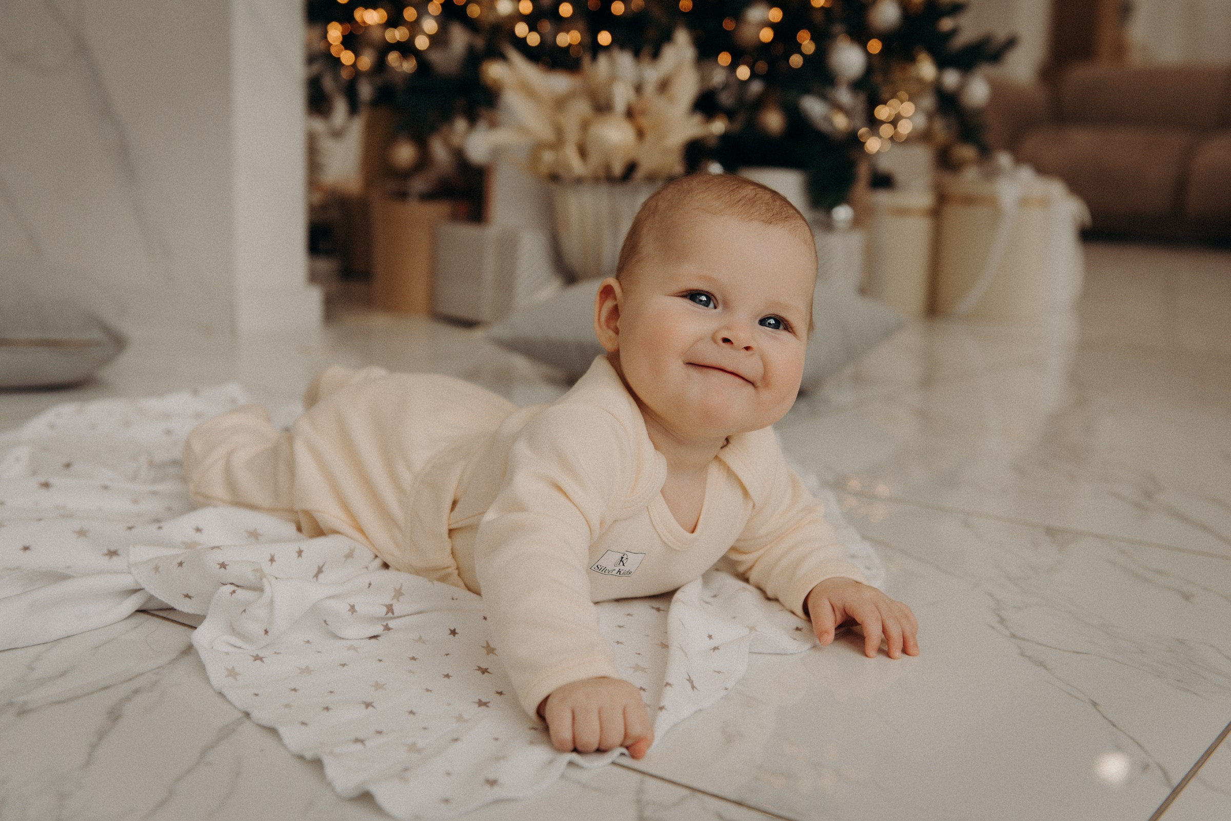 семейная новогодняя фотосессия в фотостудии