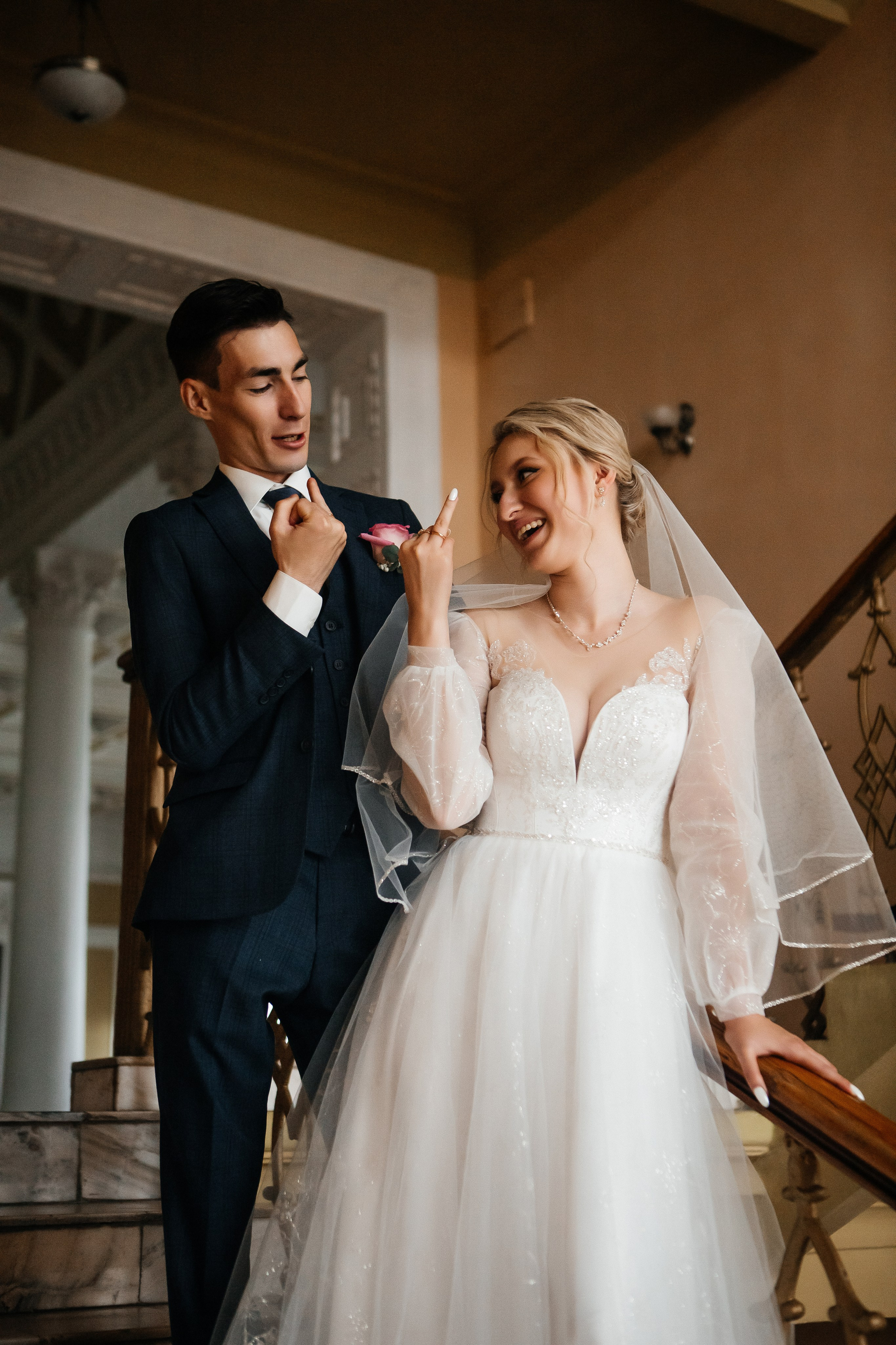 Евгения и Николай утренние сборы. Свадебный фотограф Виктория Чуйко Магнитогорск. Визуал для бизнеса