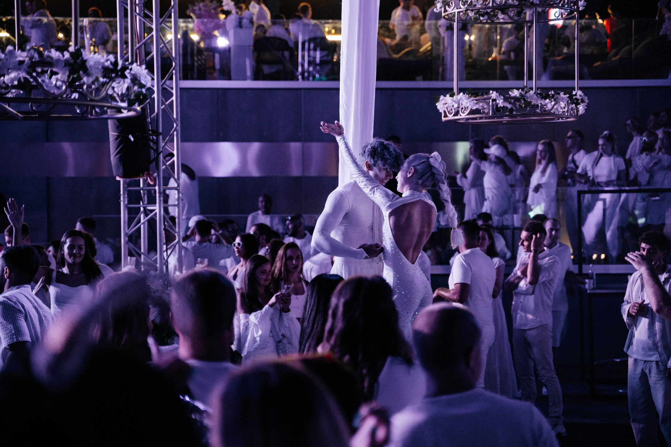 White party. Главная