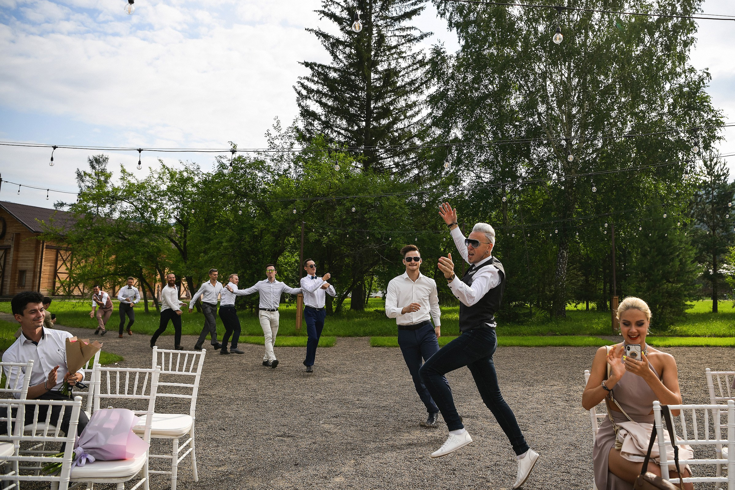 🌄 Демьян и Катя — свадьба в нацпарке "Столбы" | Веселый банкет и эпичные фото на скалах. 📸 Свадебный и семейный фотограф в Красноярске Тихомиров Евгений | 17 лет опыта | 800+ свадеб