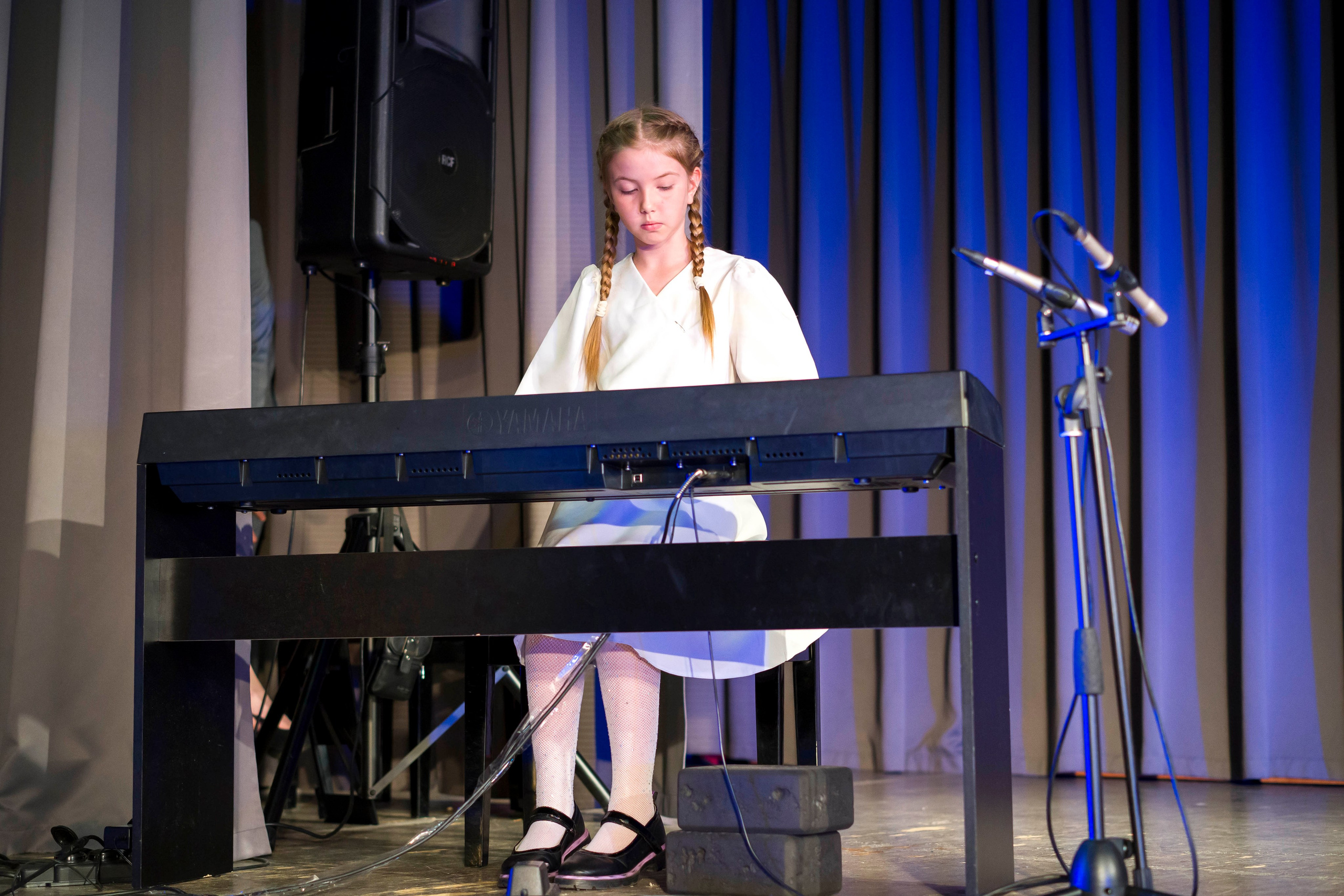 Концерт вокальной студии. Фотограф в Санкт-Петербурге. Репортажная и все съёмки для бизнеса