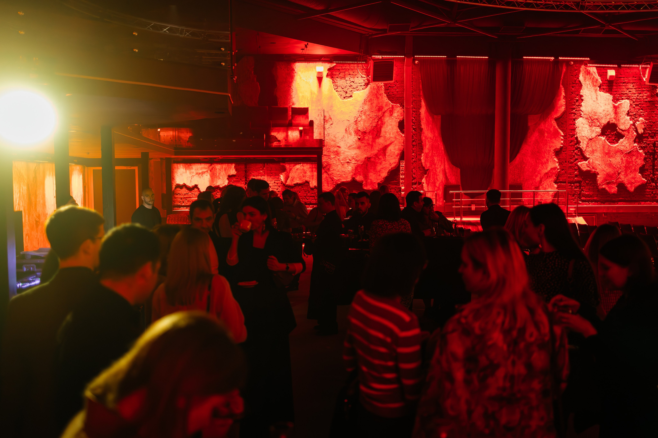 ТВОРЧЕСКИЙ ВЕЧЕР С ИГОРЕМ ВЕРНИКОМ В АЛЬФА-КЛУБЕ. Свадебный и репортажный фотограф в Ростове-на-Дону Павел Кислов