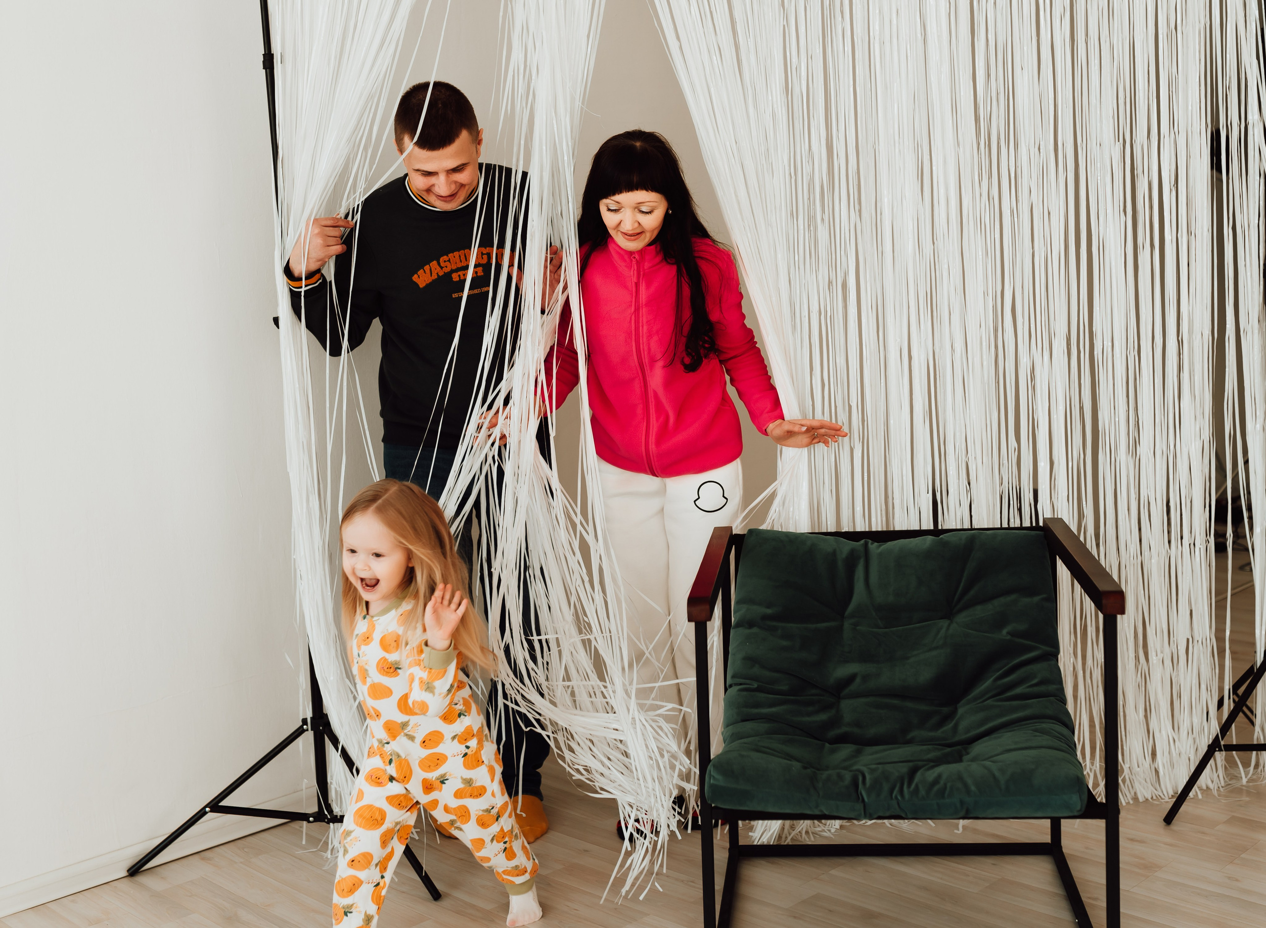 Фотосъемка мамы с дочкой. Фотограф Ким Наталья в Красноярске