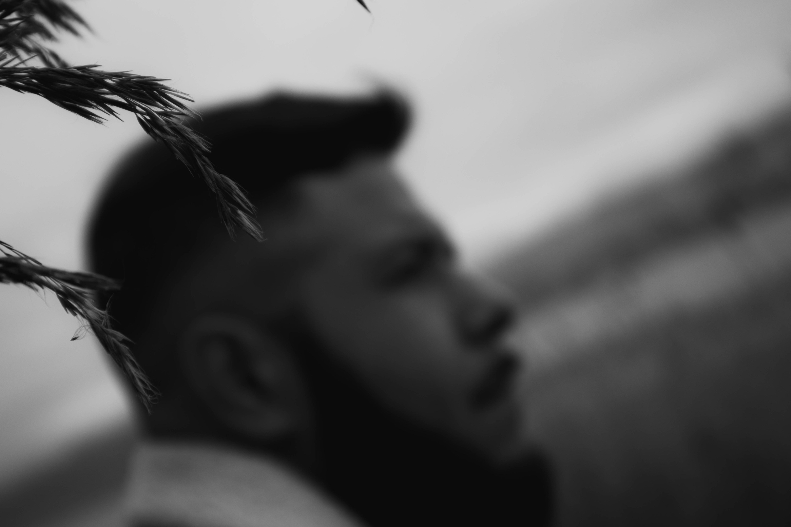 О. Уличный фотограф Города N