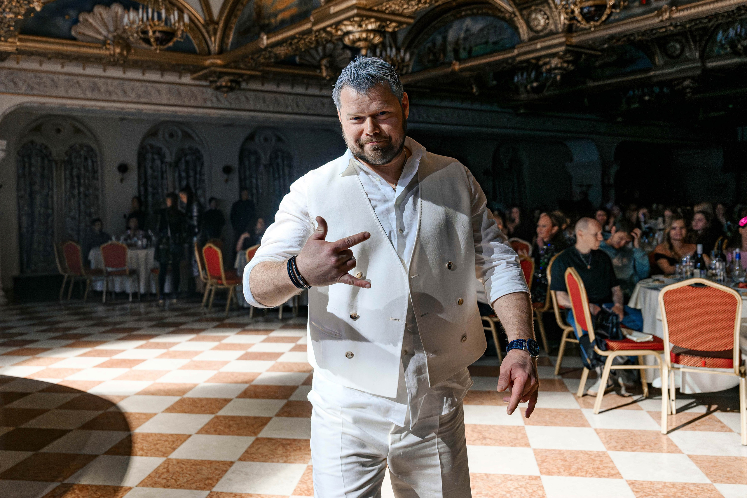 INNOVATE GROUP. Максим Комаров — Профессиональный фотограф