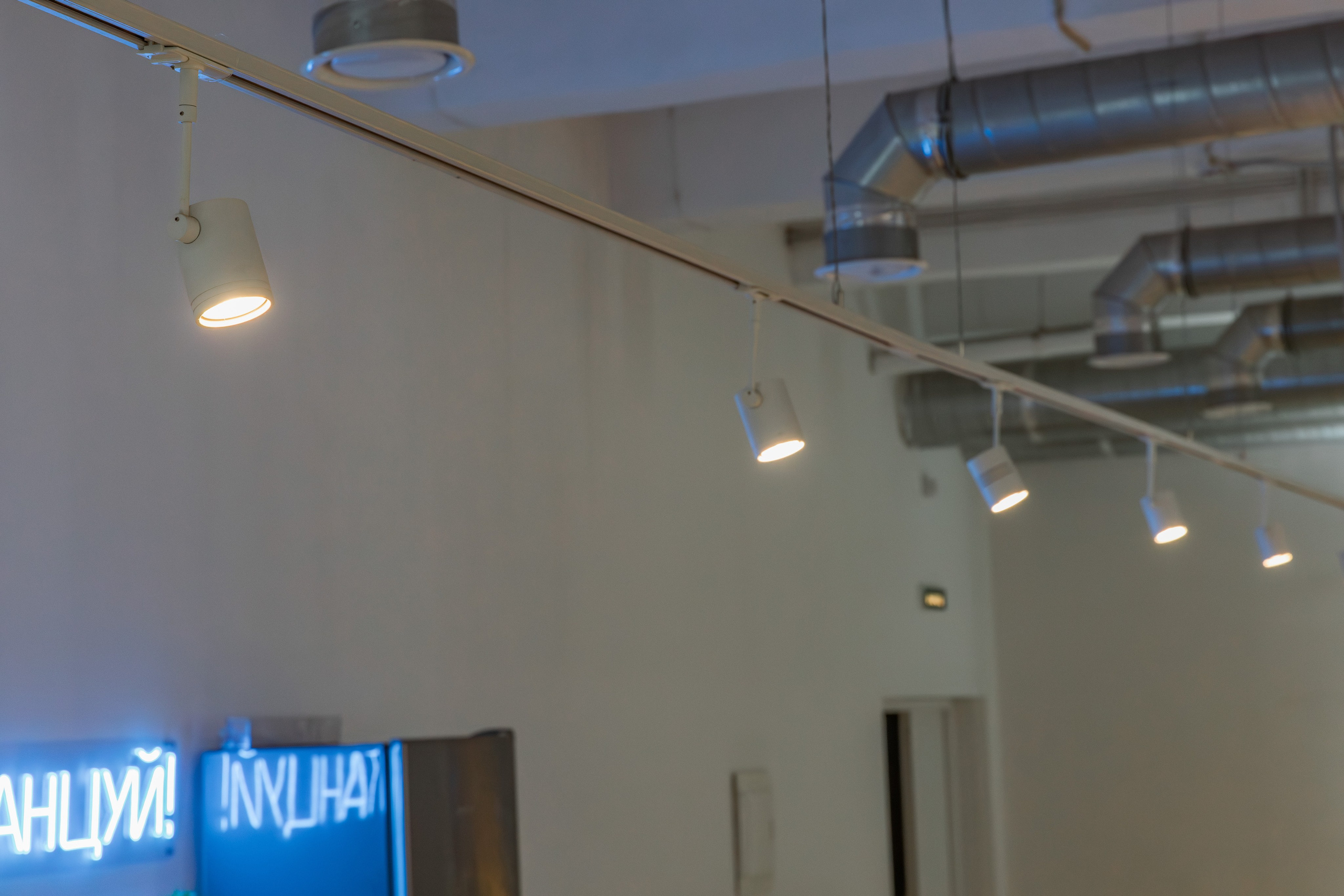 Mr. White (лето). Аренда лофта в СПб для мероприятий