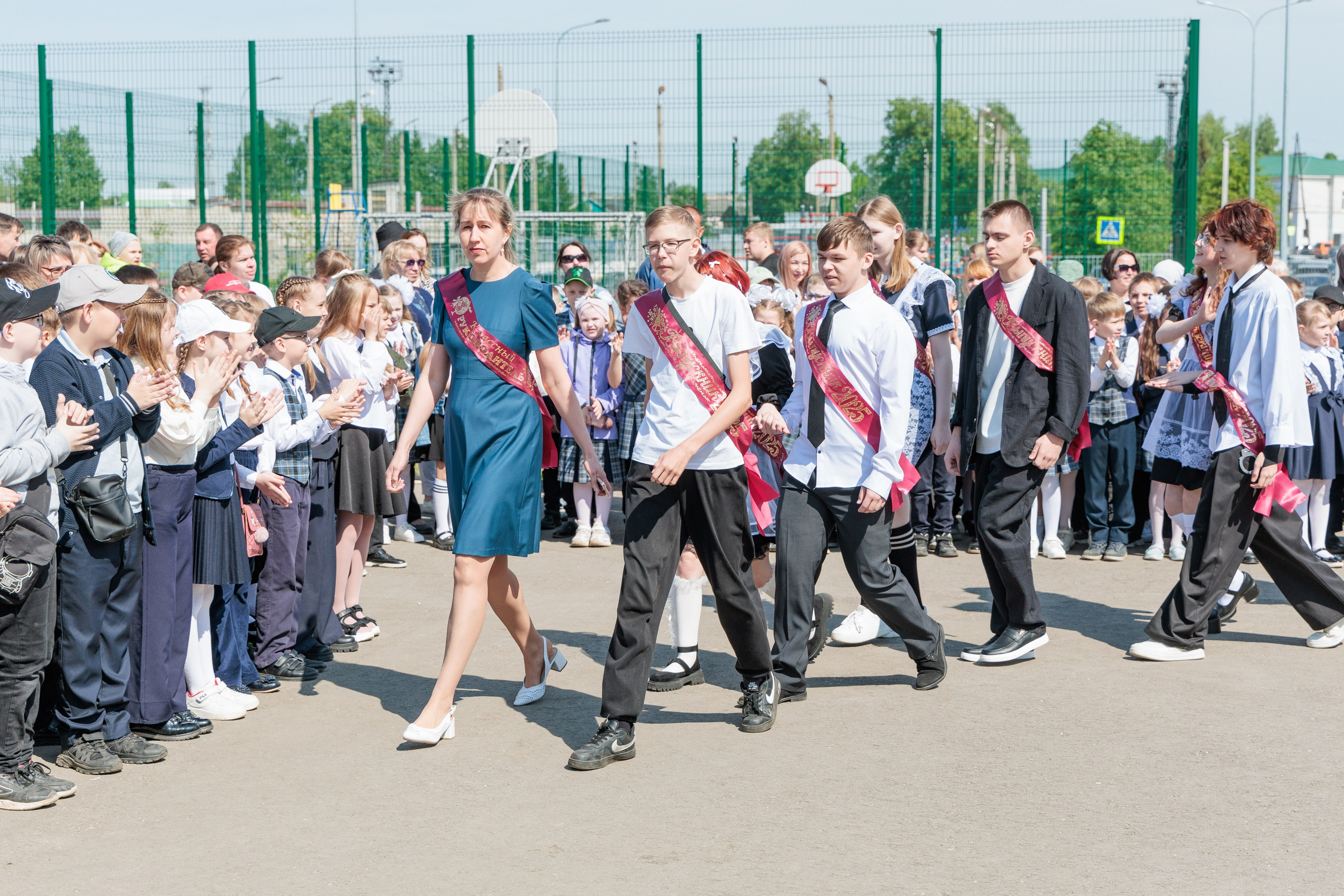 Последний звонок 2025 — фото 9 класса, школьный альбом, выпускной. Фотограф Нижний Новгород Мария Китаева