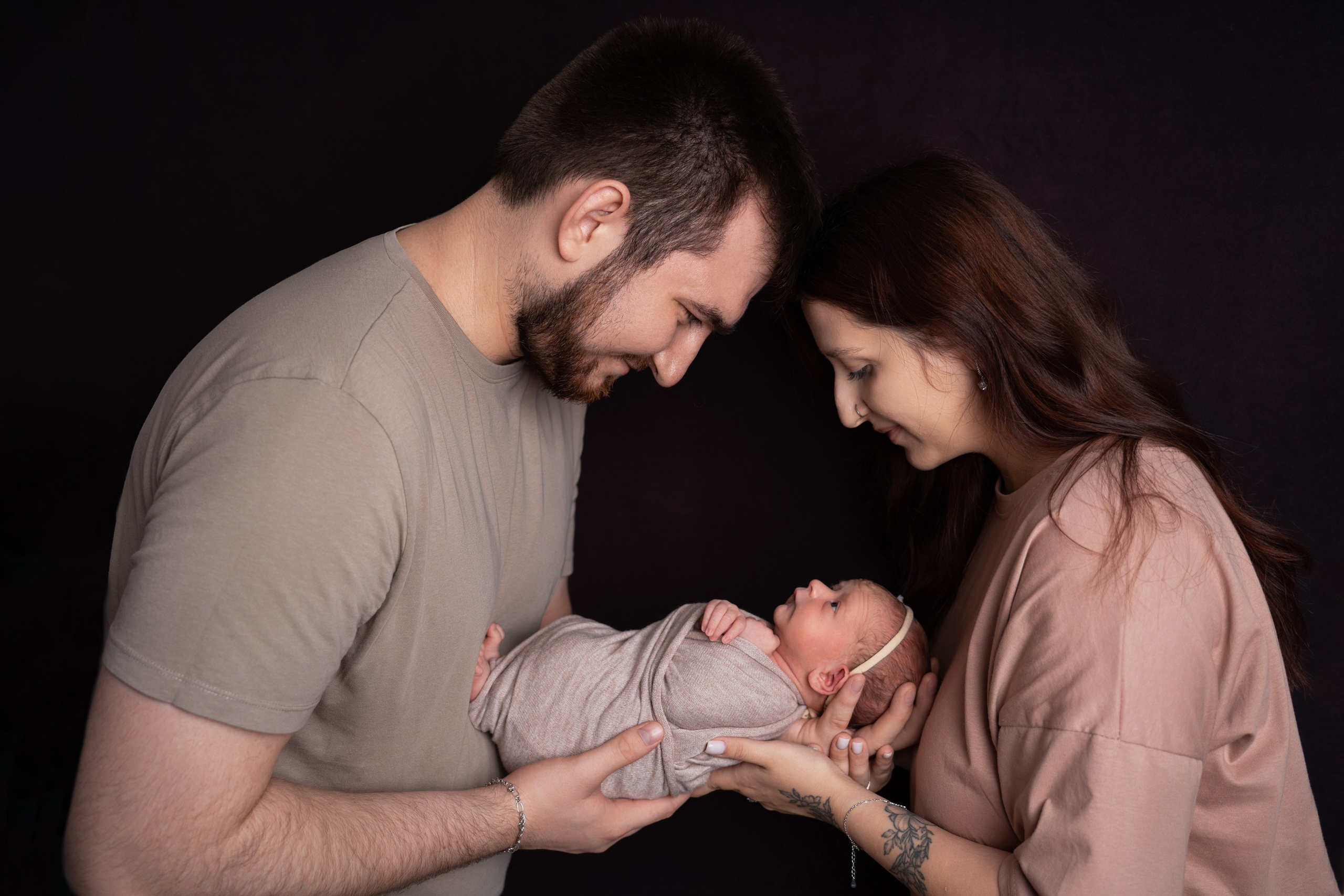 Фото с родителями/Макроснимки. Фотограф новорожденных Оренбург и свадебный фотограф Оренбург