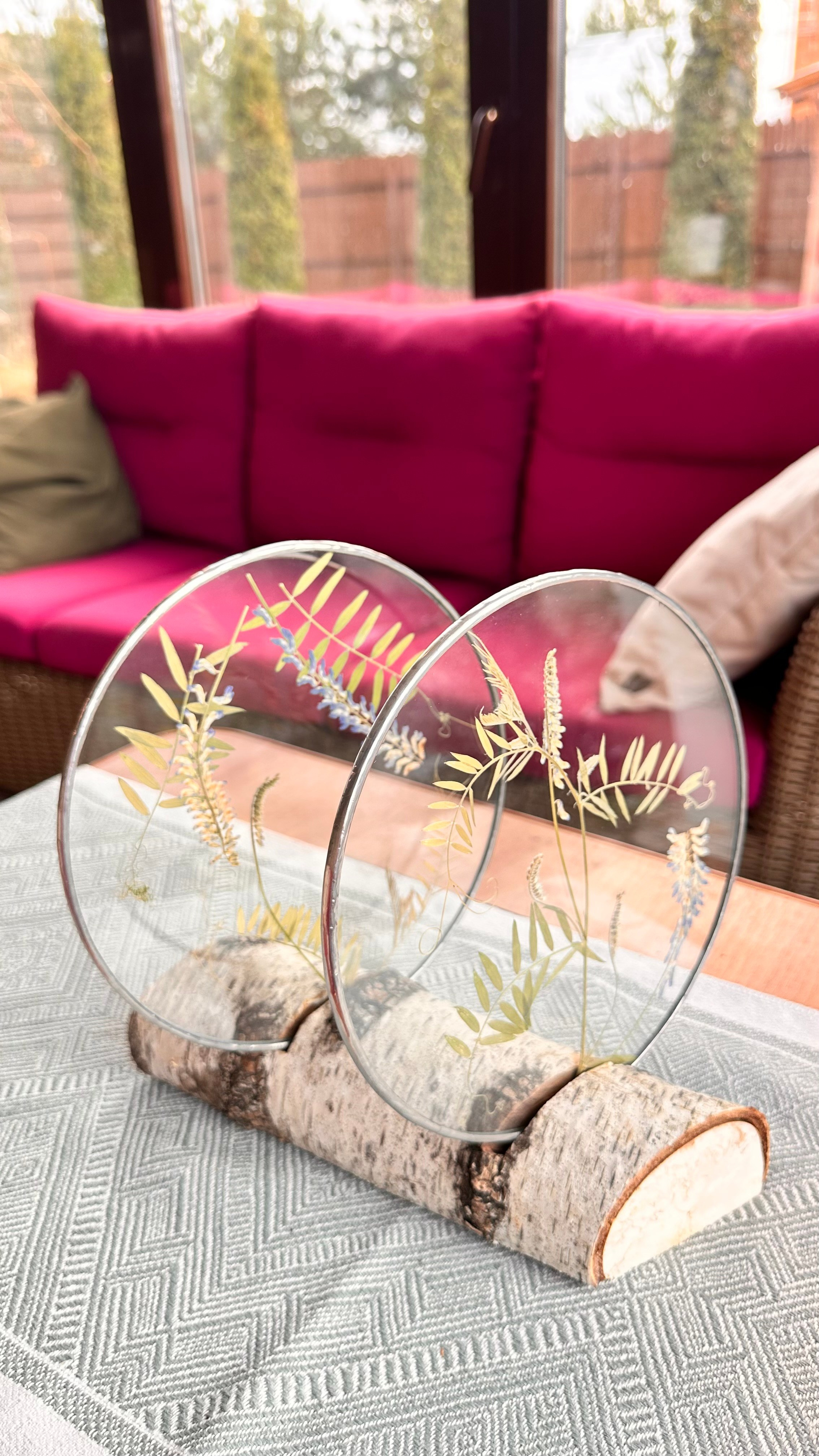 Гербарий в стекле с сухоцветами (витраж в технике тиффани). Гербарий в стекле, интерьерные панно, витражи с сухоцветами в технике тиффани