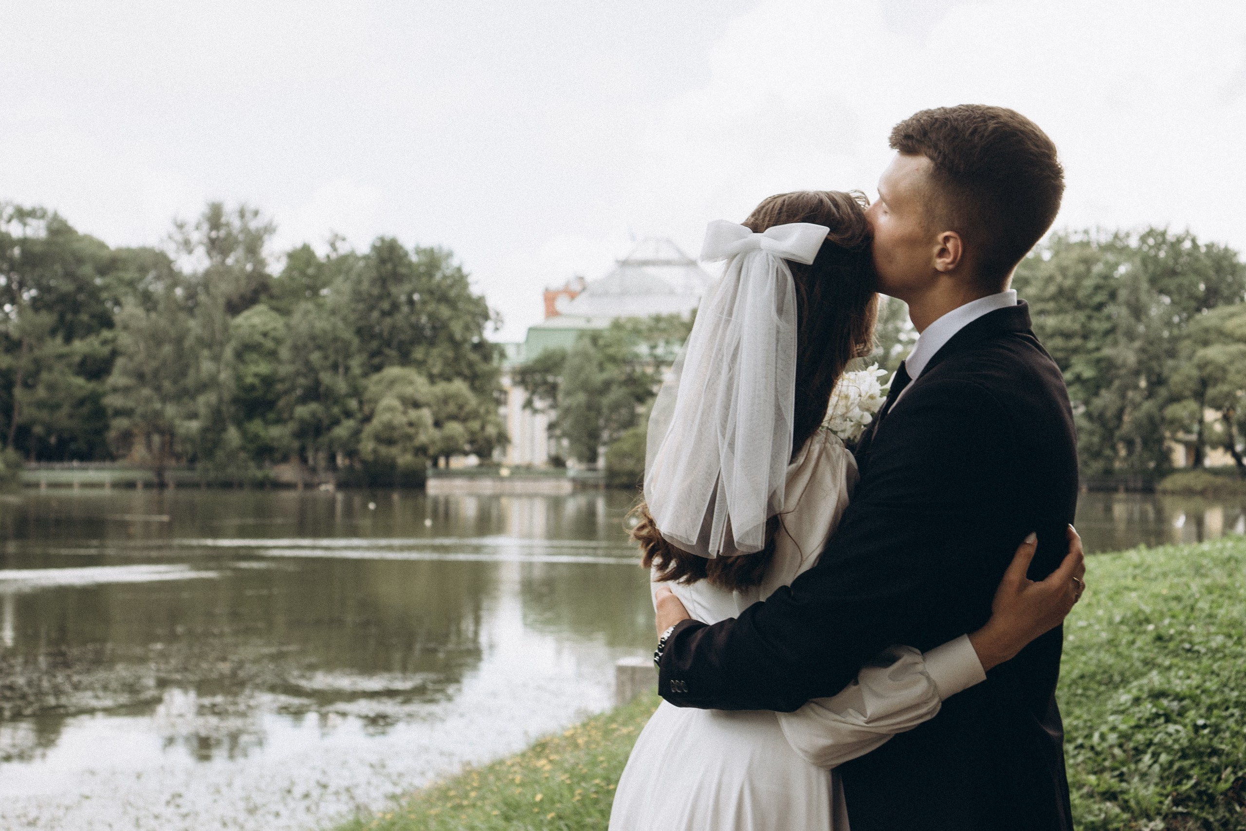 СВАДЕБНАЯ СЬЕМКА В ТАВРИЧЕСКОМ САДУ И ПРОГУЛКА ПО ЧЕРНЫШЕВСКОЙ. Профессиональный фотограф, Санкт-Петербург — Виктория Богомолова