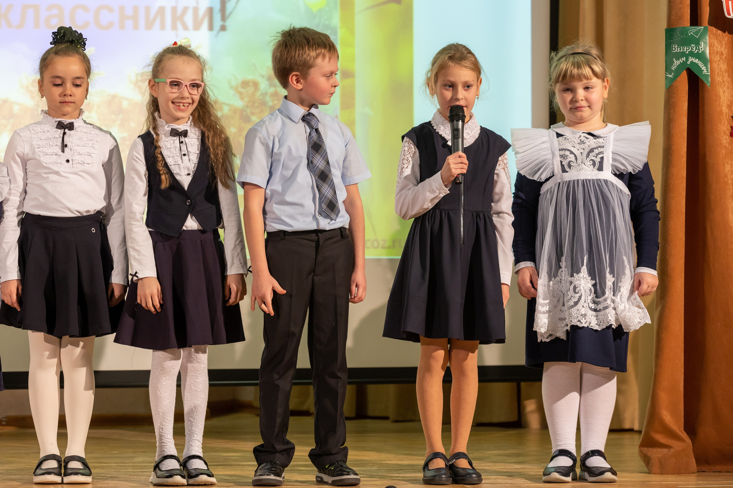 Праздник в школе. Школьный и детсадовский фотограф Москва. Детский фотограф