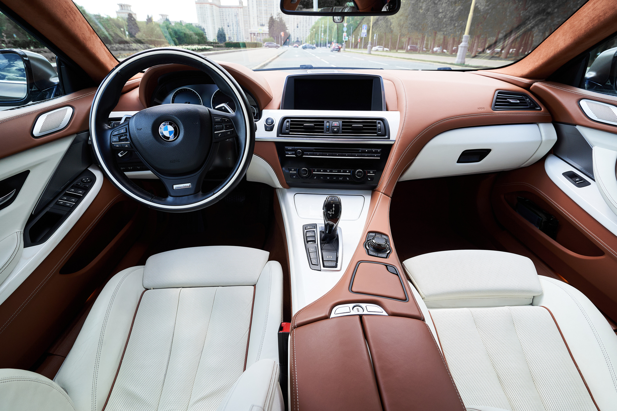 Съемка автомобилей в Москве для бизнеса и личных целей