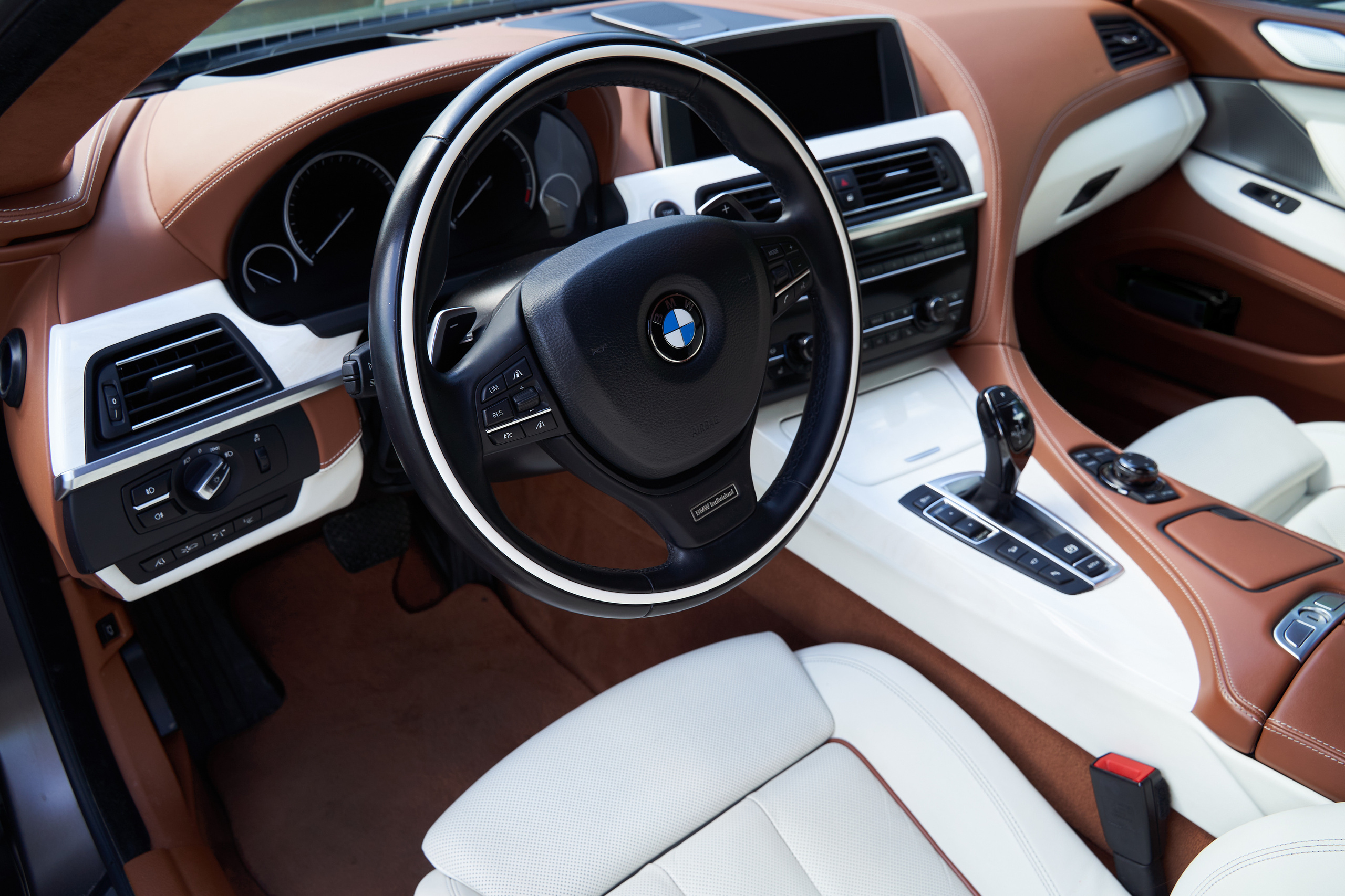 Съемка автомобилей в Москве для бизнеса и личных целей