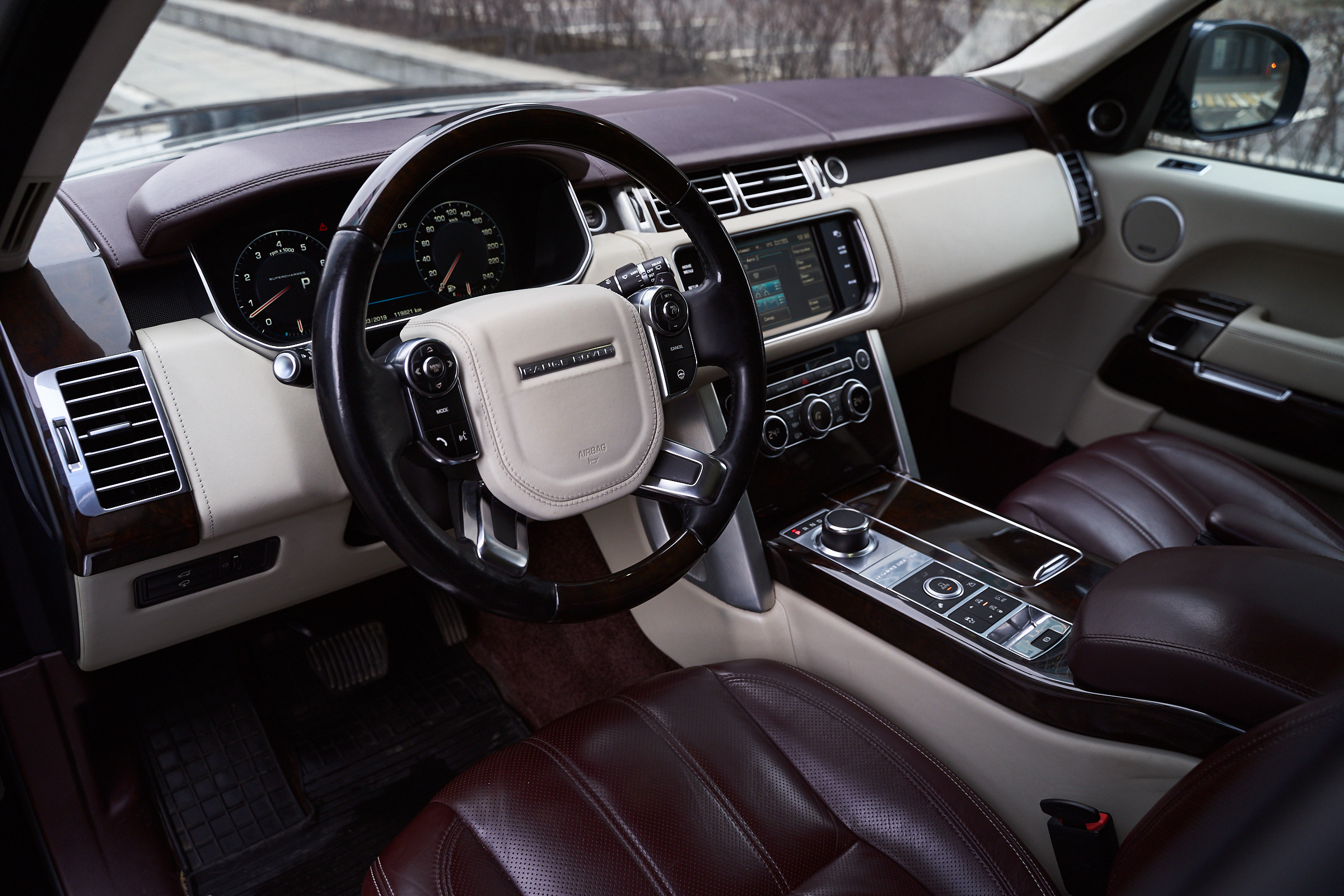 Съемка автомобилей в Москве для бизнеса и личных целей