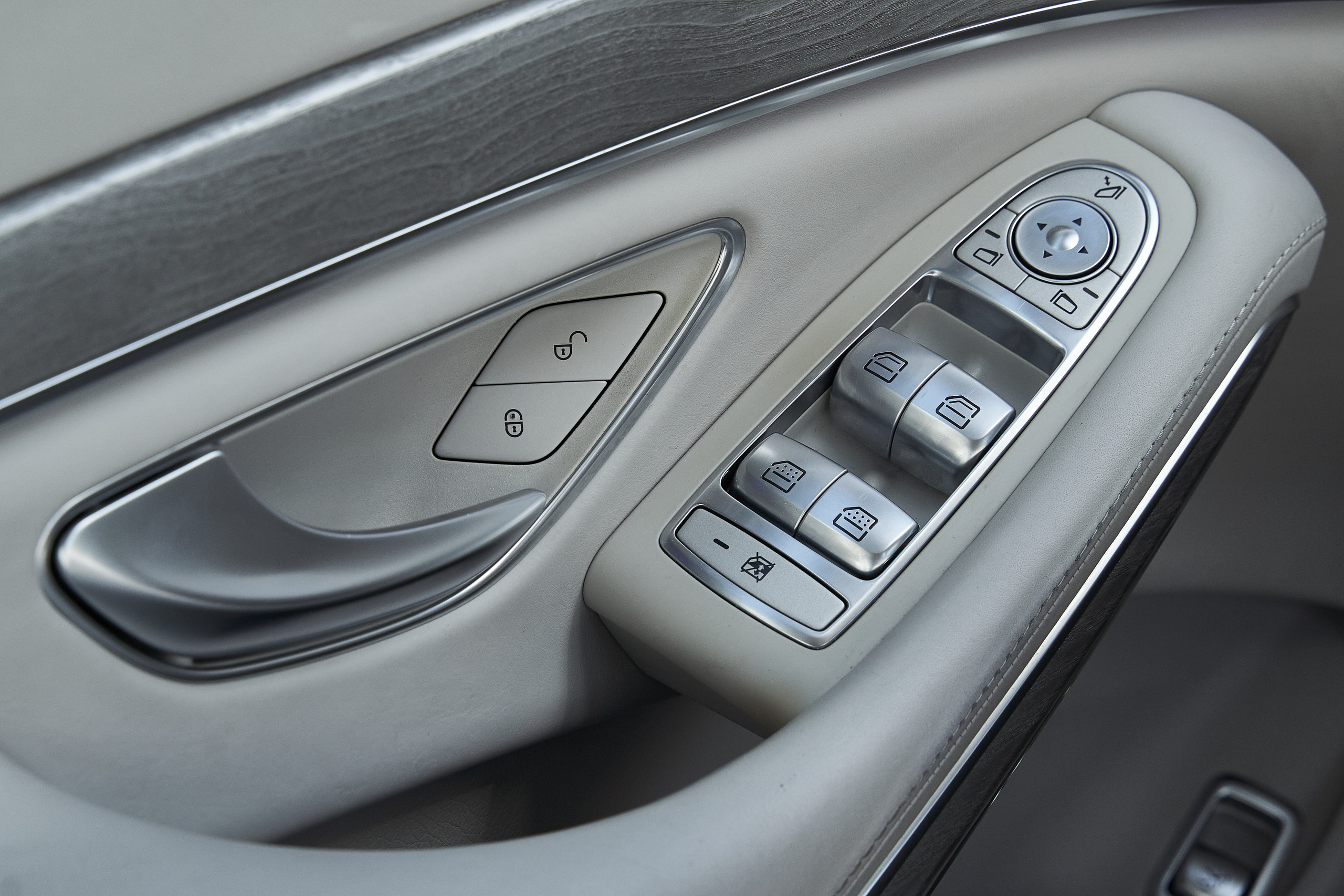 Съемка автомобилей в Москве для бизнеса и личных целей