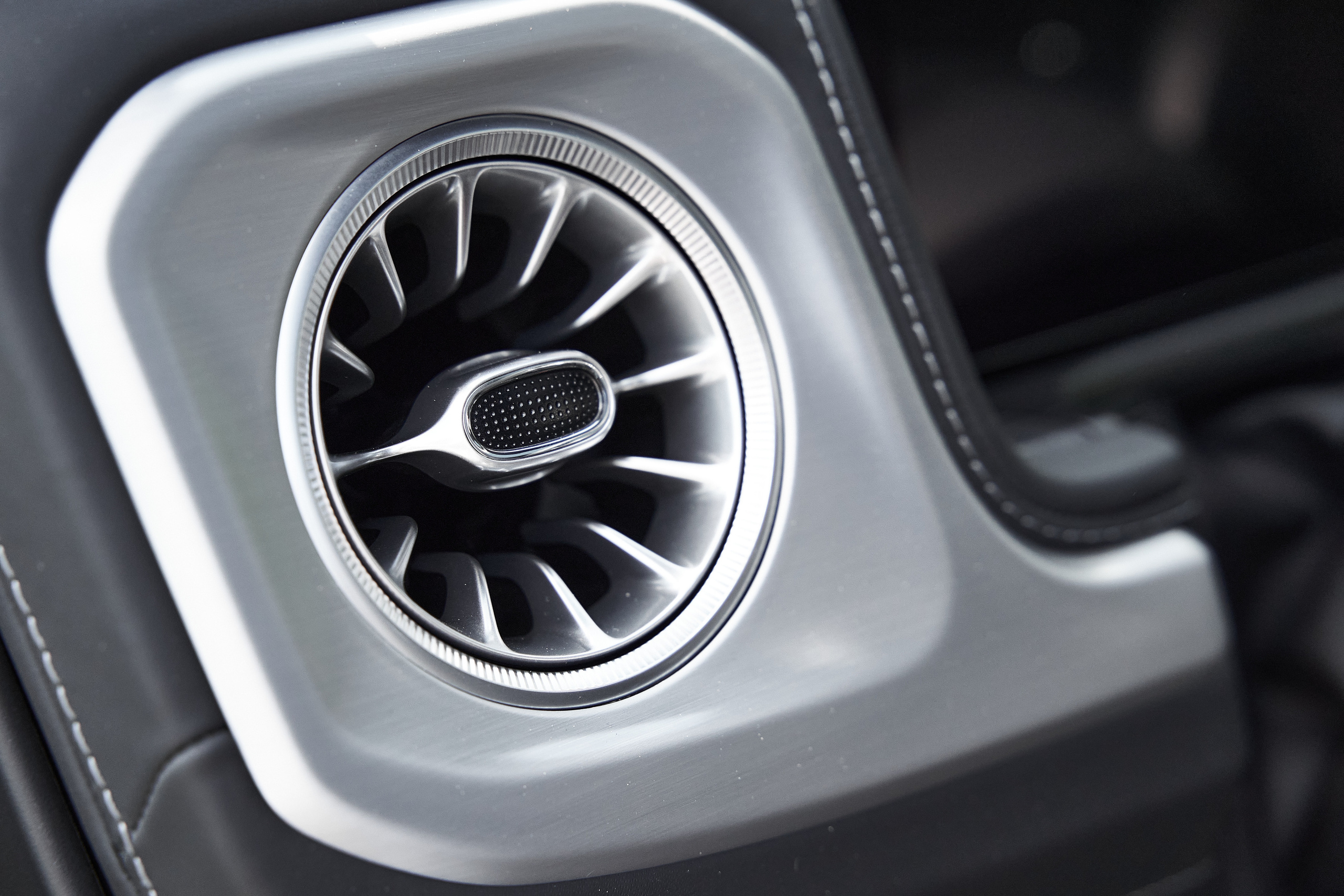 Съемка автомобилей в Москве для бизнеса и личных целей